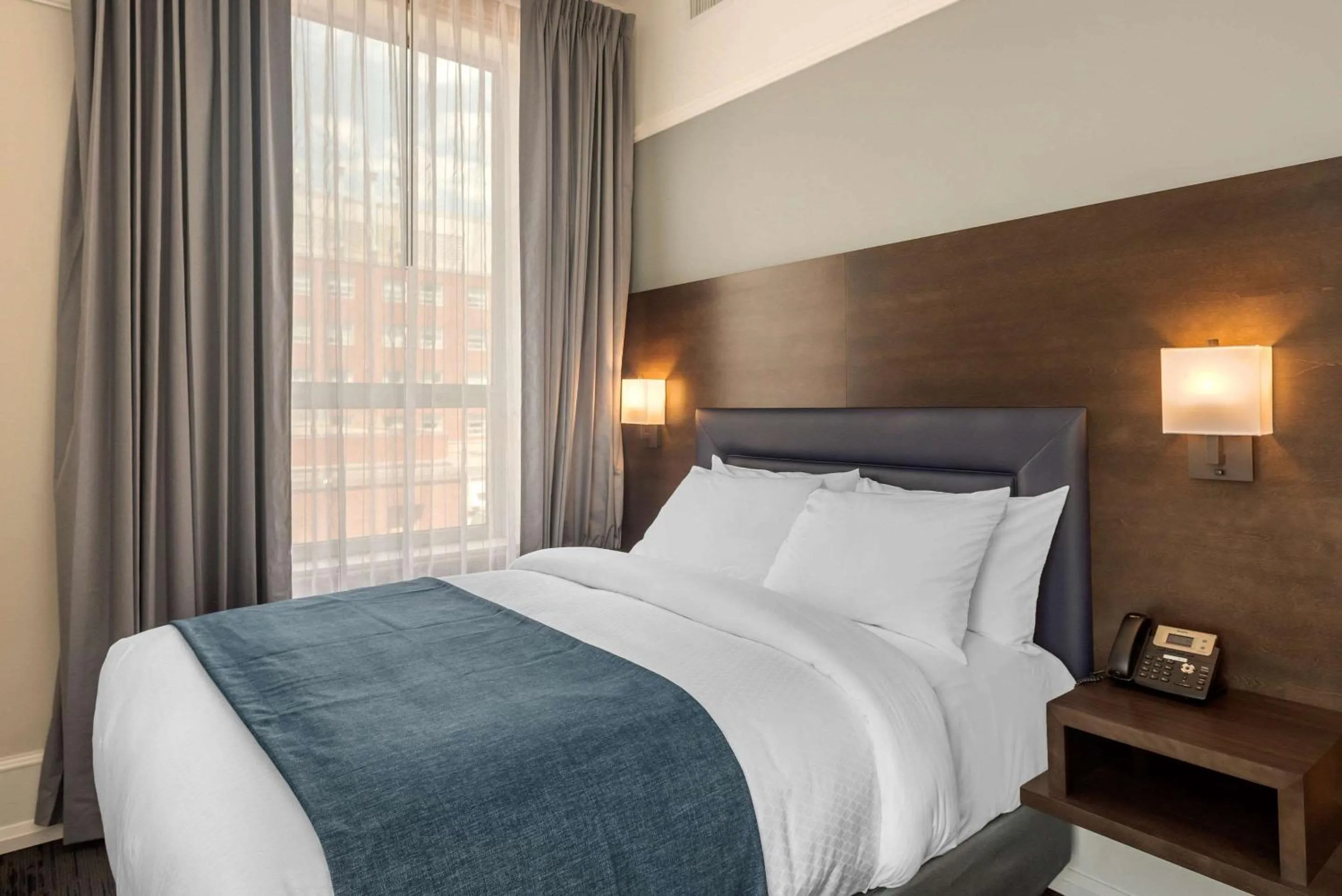 Bedroom, Bed in The Courthouse Hotel, an Ascend Collection Hotel