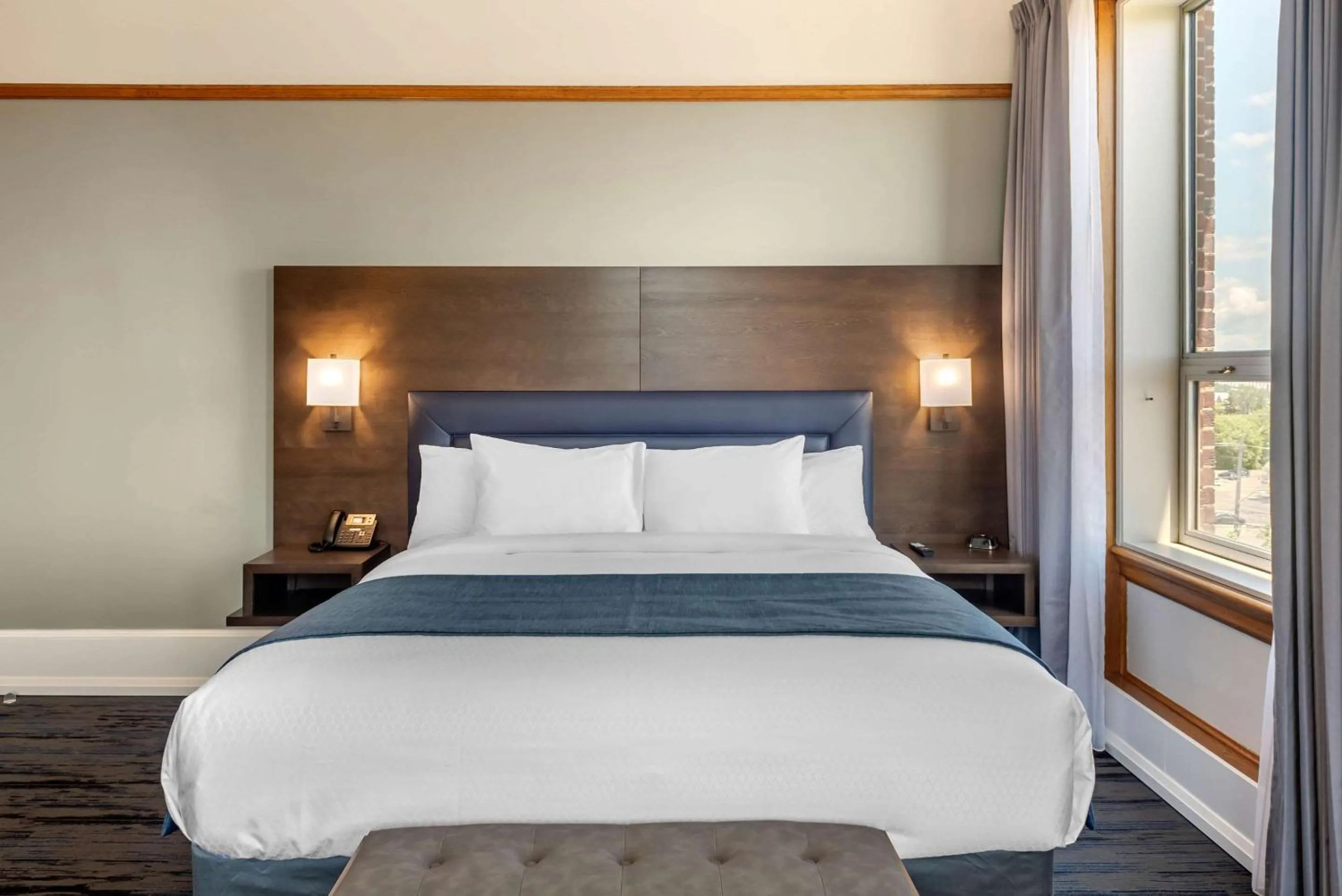 Bedroom, Bed in The Courthouse Hotel, an Ascend Collection Hotel