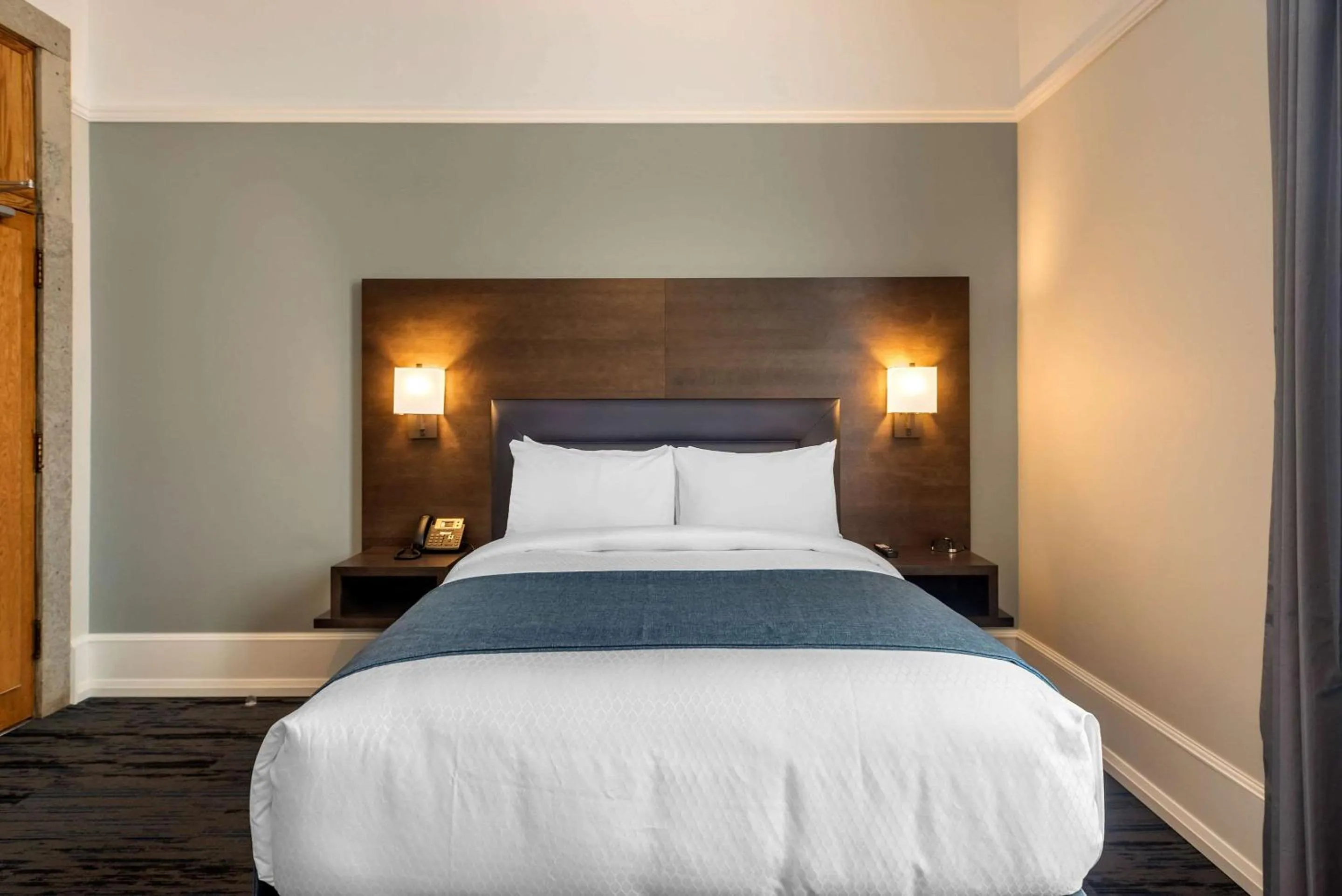 Bedroom, Bed in The Courthouse Hotel, an Ascend Collection Hotel