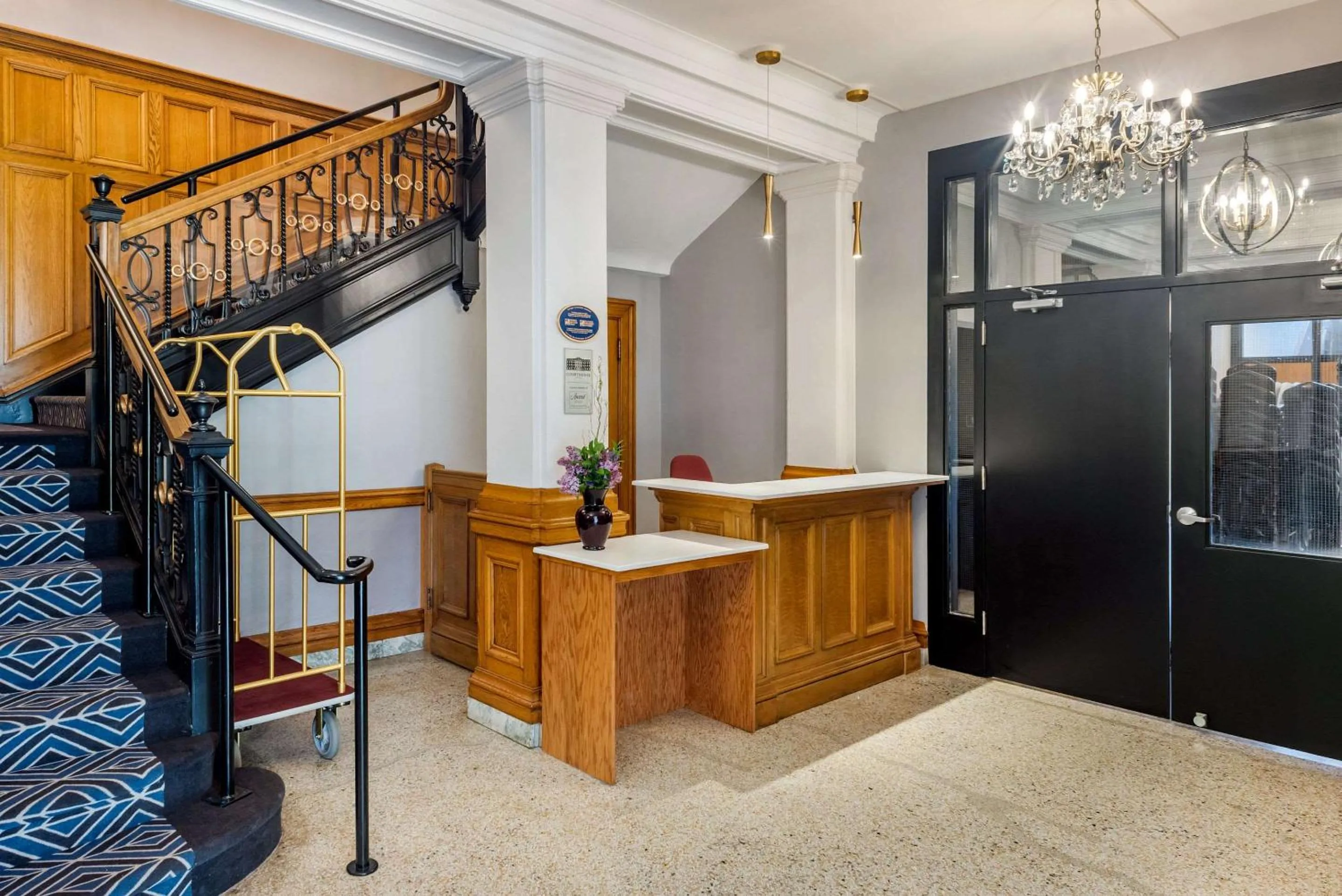 Lobby or reception in The Courthouse Hotel, an Ascend Collection Hotel