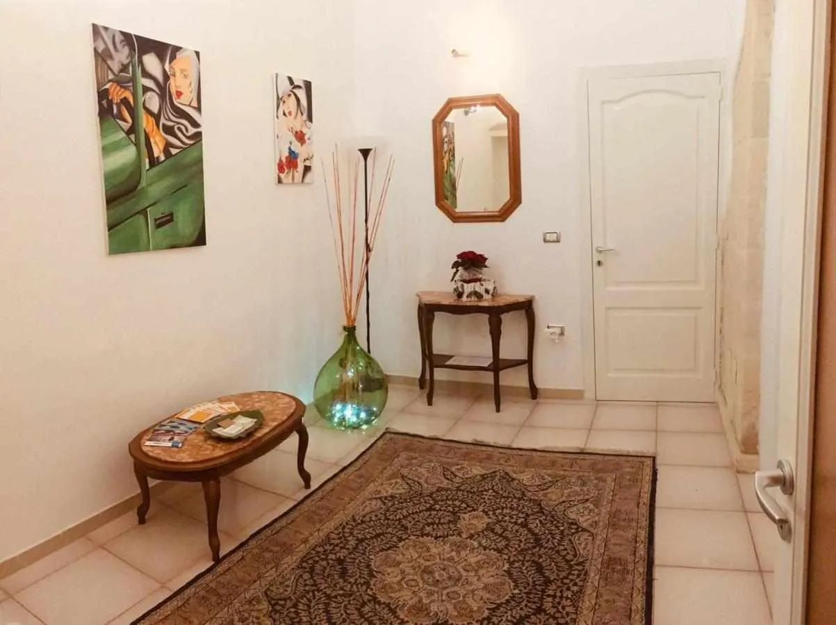 Communal lounge/ TV room in Wish Rooms Lecce