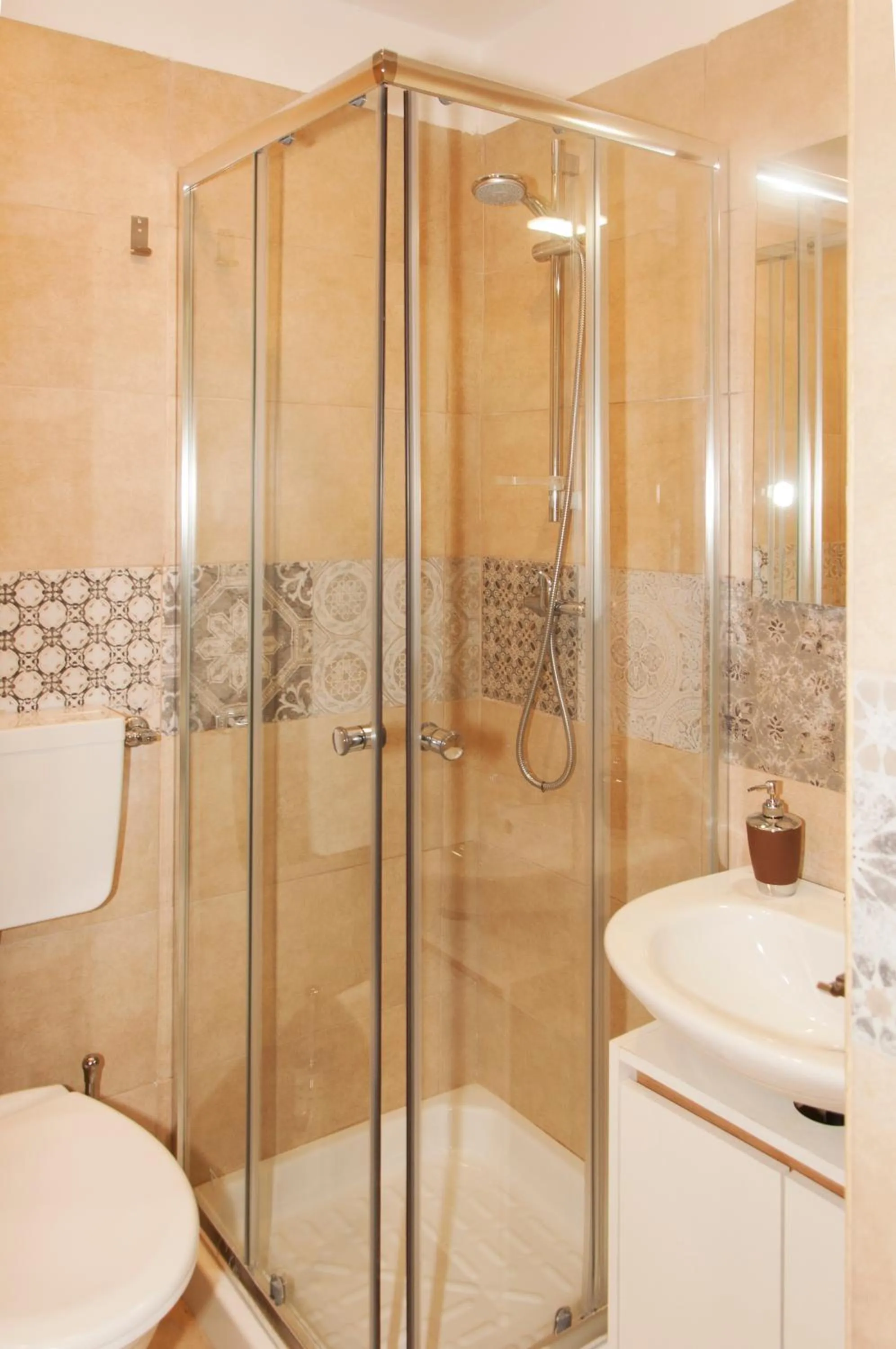 Shower in Wish Rooms Lecce