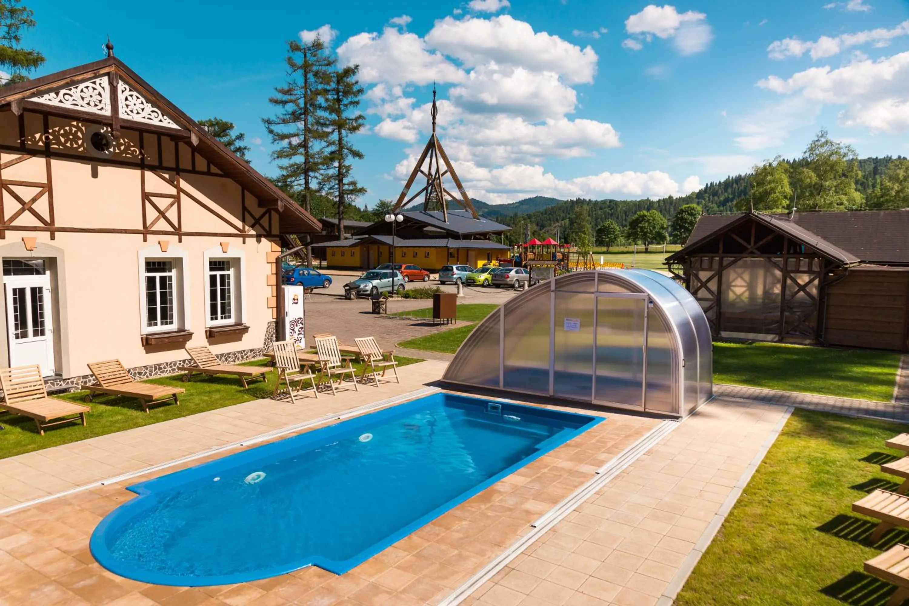 Swimming pool in Kúpeľné domčeky - KÚPELE ČERVENÝ KLÁŠTOR Smerdžonka
