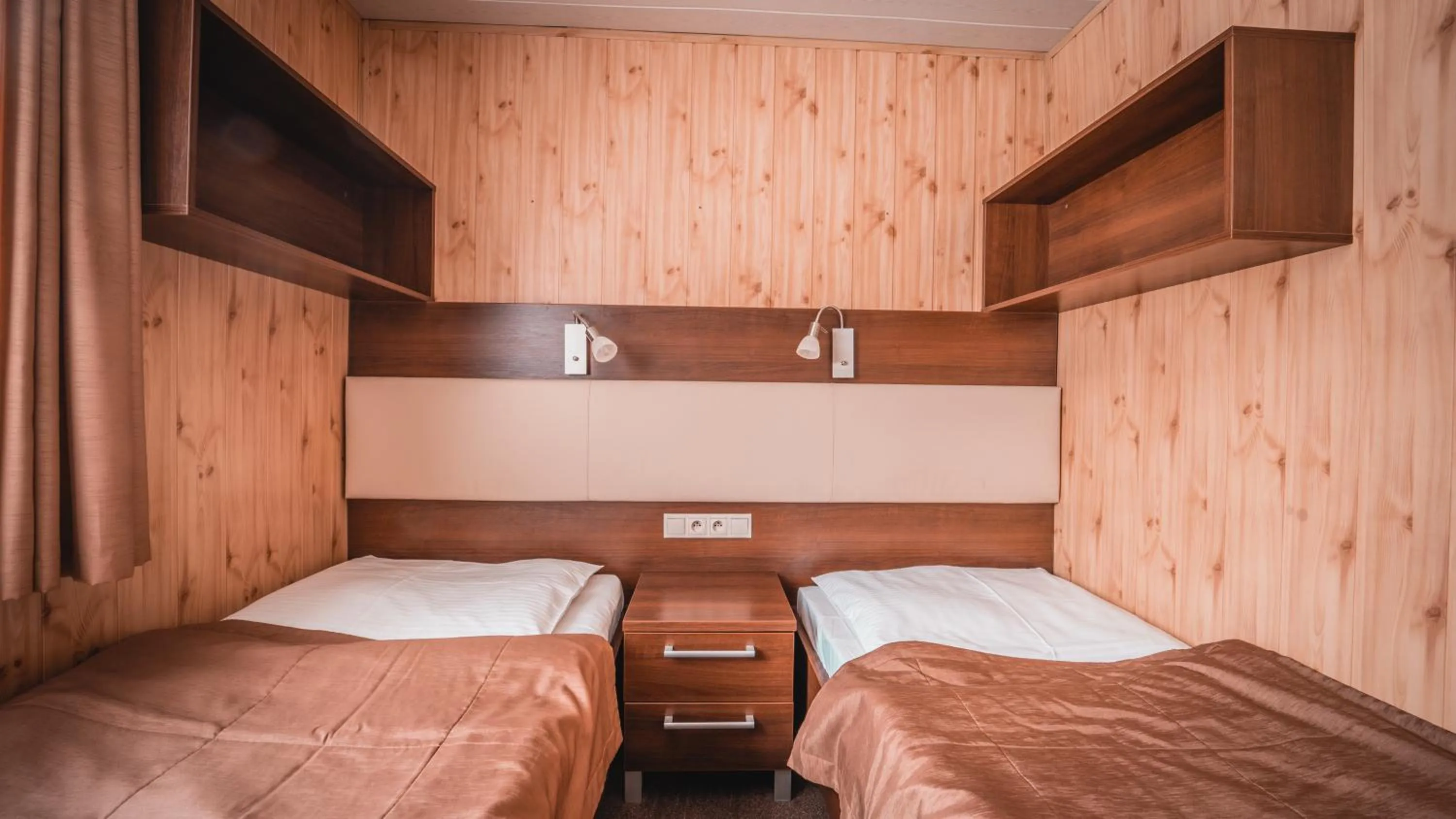 Bed in Kúpeľné domčeky - KÚPELE ČERVENÝ KLÁŠTOR Smerdžonka