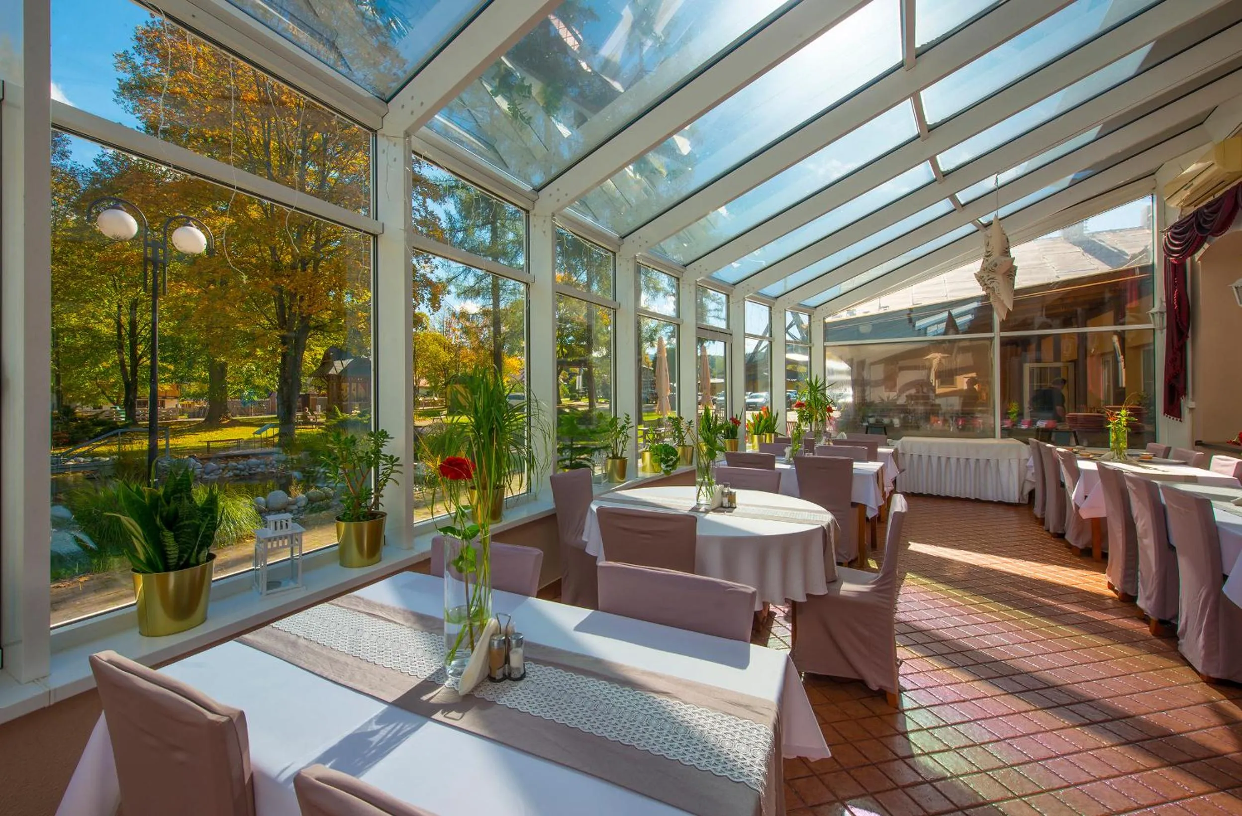 Restaurant/places to eat in Kúpeľné domčeky - KÚPELE ČERVENÝ KLÁŠTOR Smerdžonka