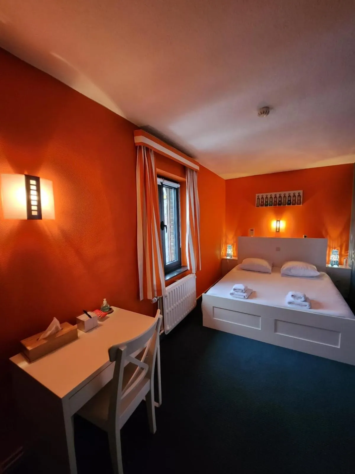 Bed in Hôtel Francorchamps Pitlane Lodge