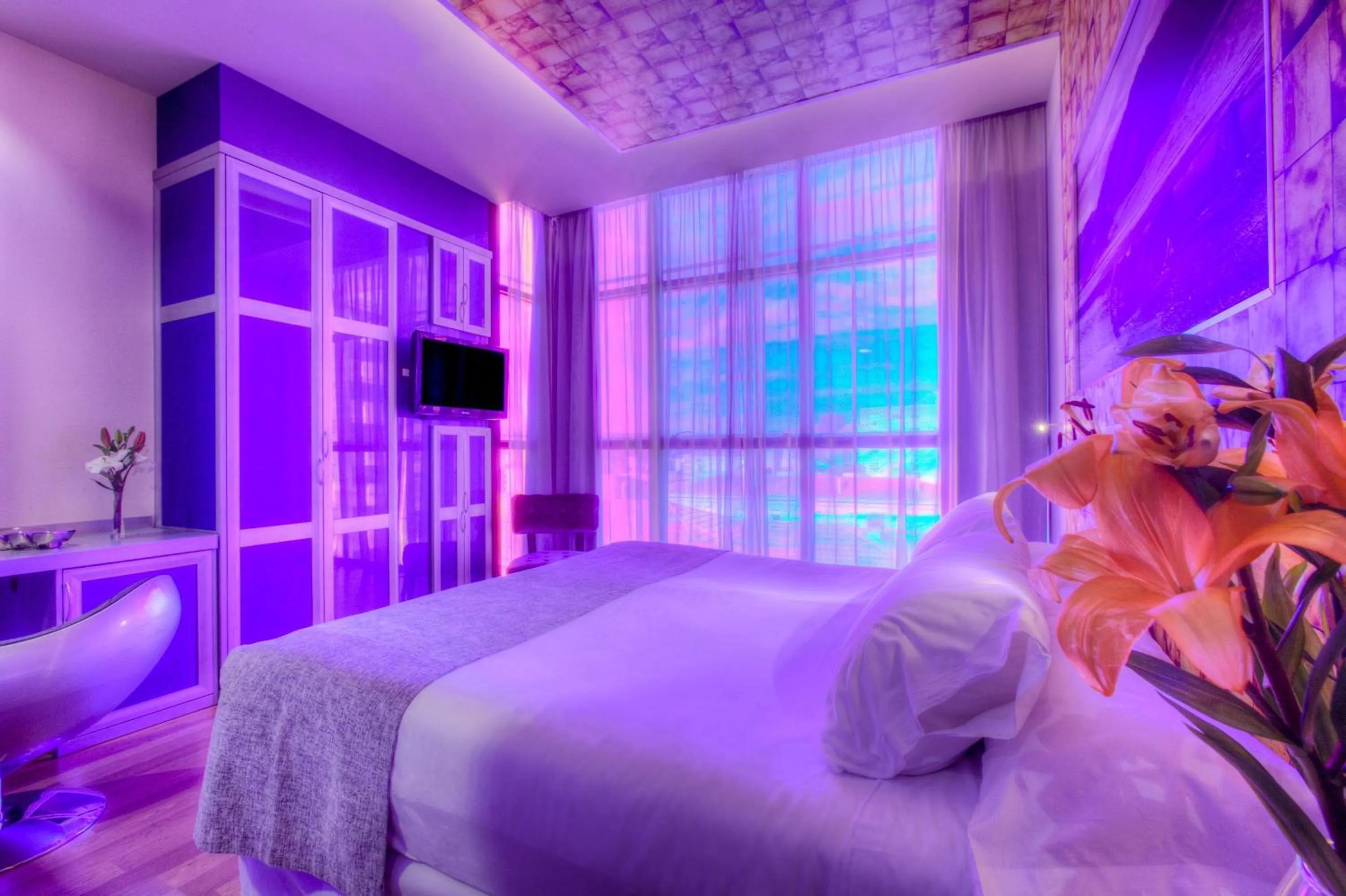 Bedroom, Bed in NH Ourense