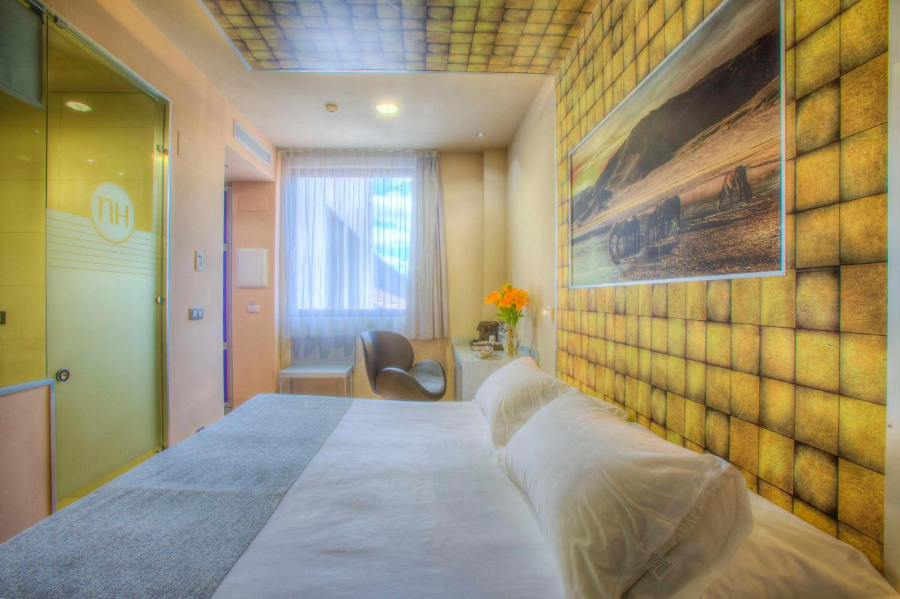 Bedroom, Bed in NH Ourense