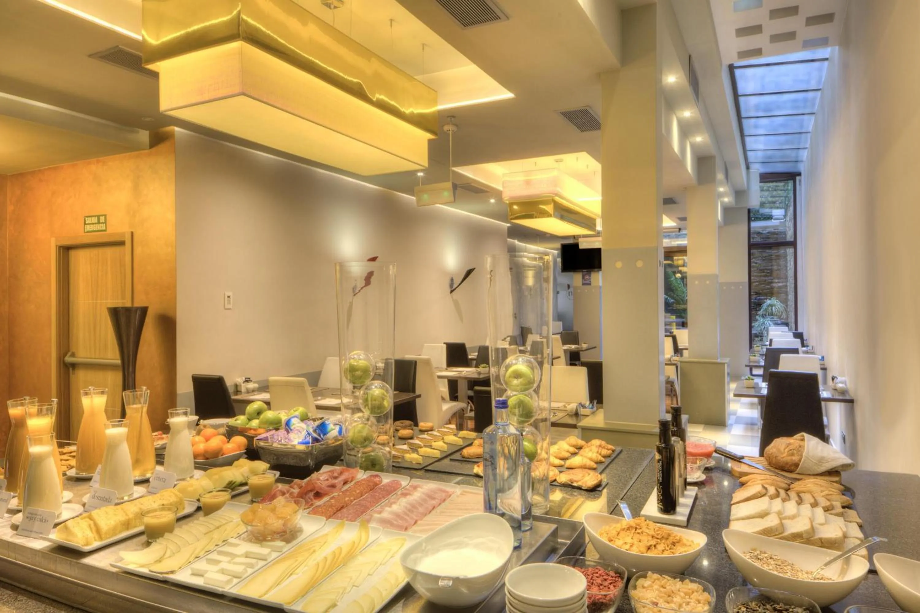 Restaurant/places to eat in NH Ourense