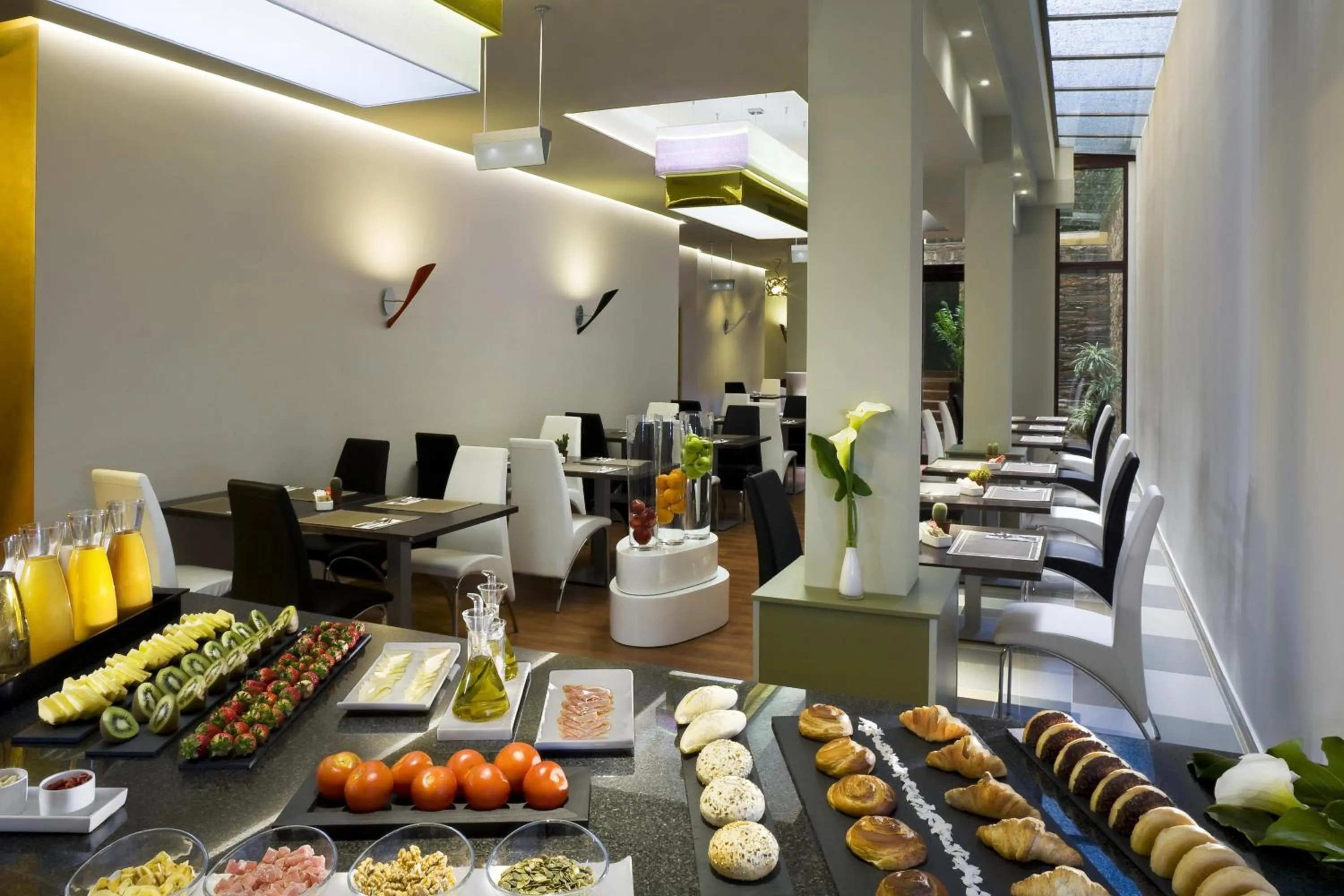 Restaurant/places to eat in NH Ourense