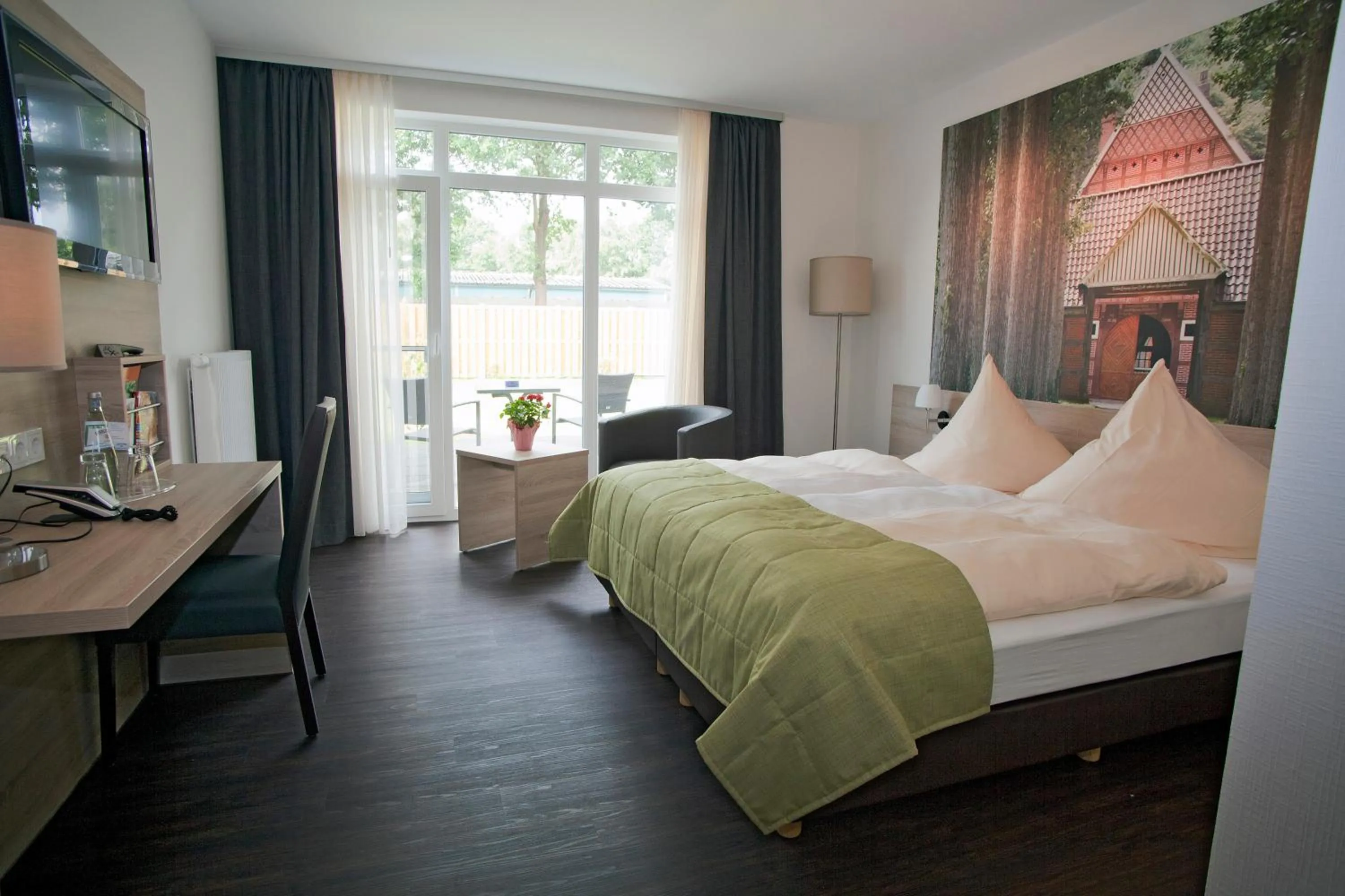Photo of the whole room, Bed in Ringhotel Alfsee Piazza