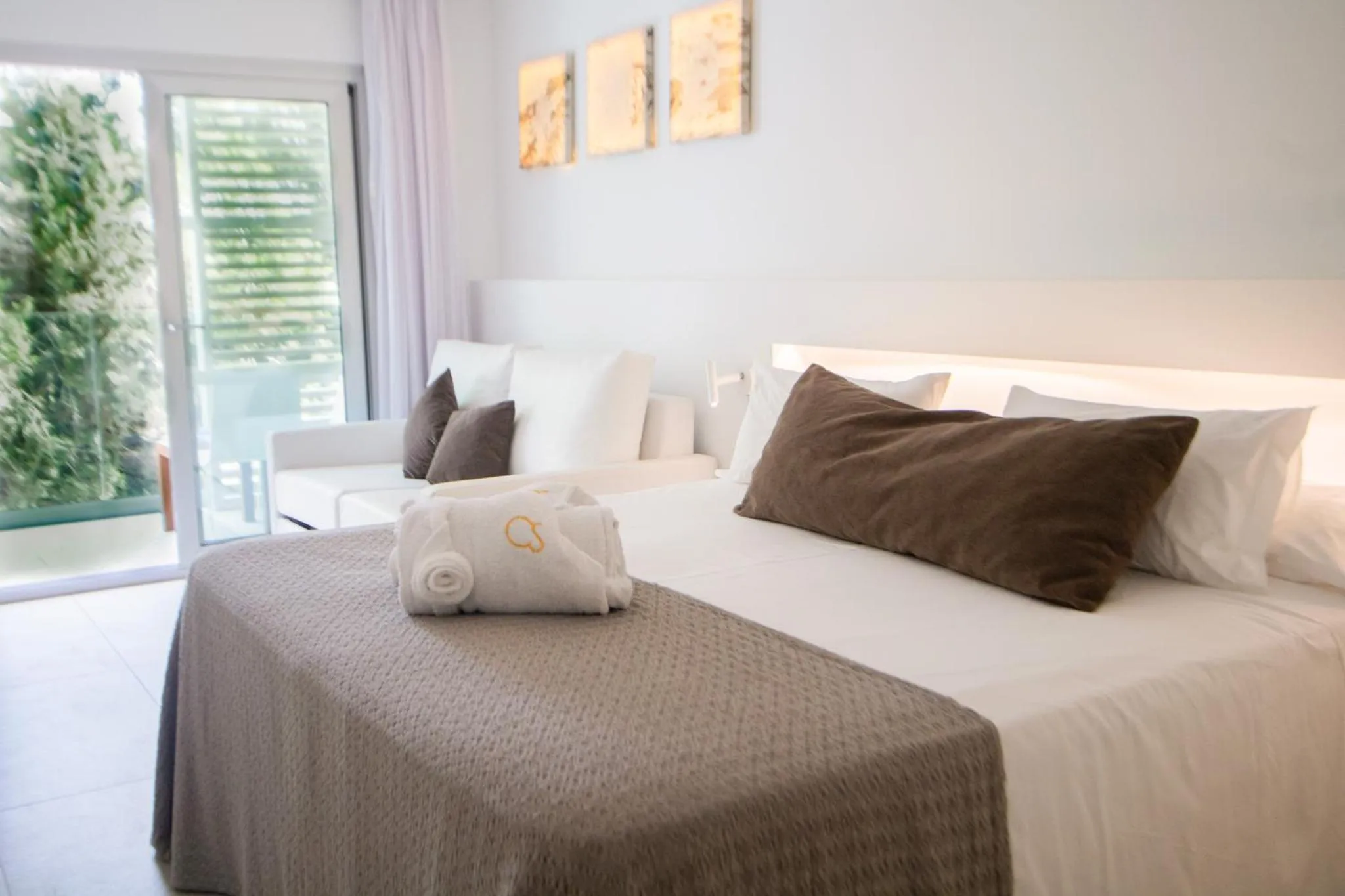 Bed in Hotel Cala Saona & Spa