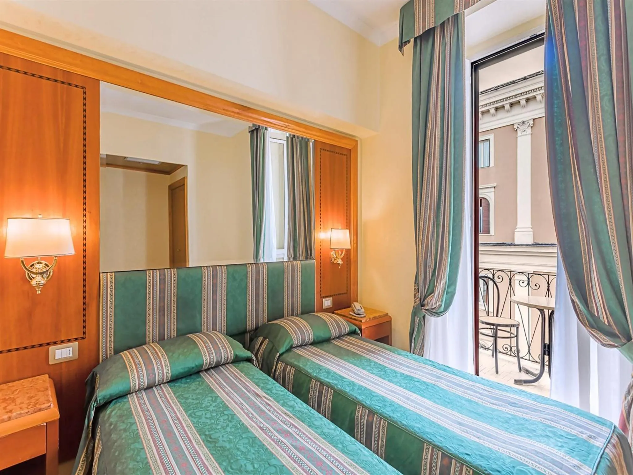 Bedroom, Bed in Raeli Hotel Lux