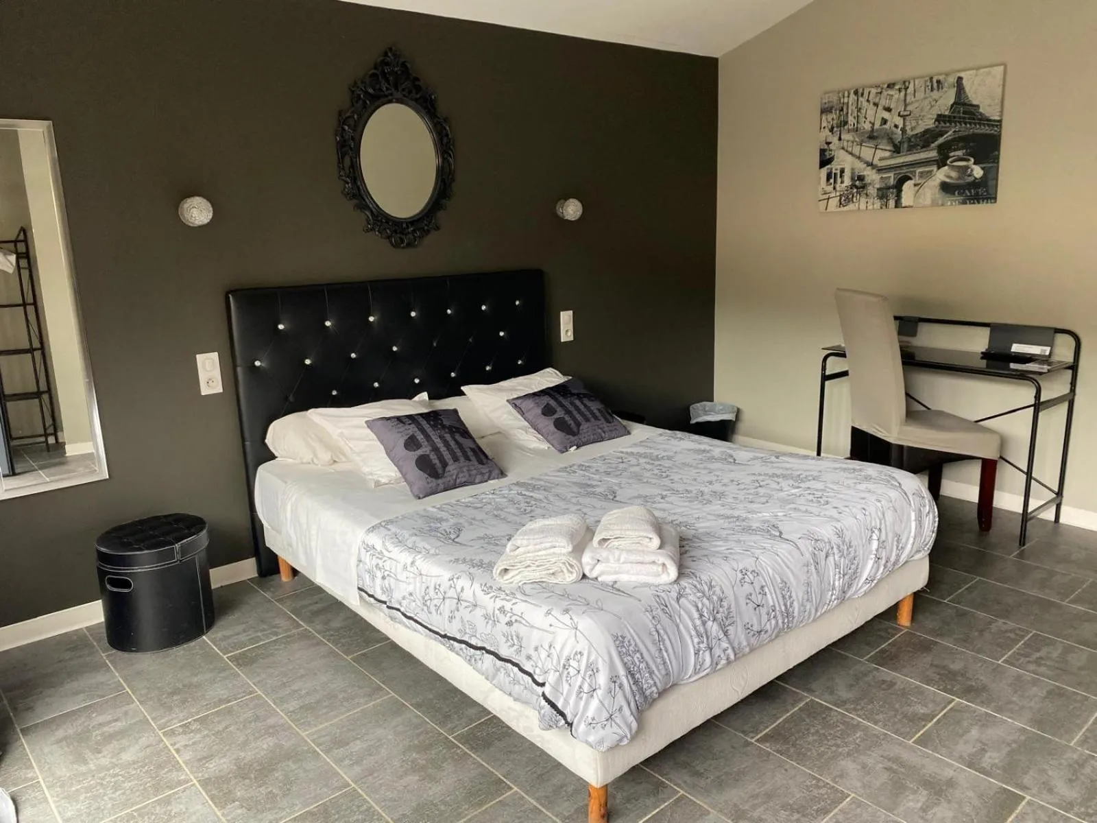 Bed in Auberge les Galets