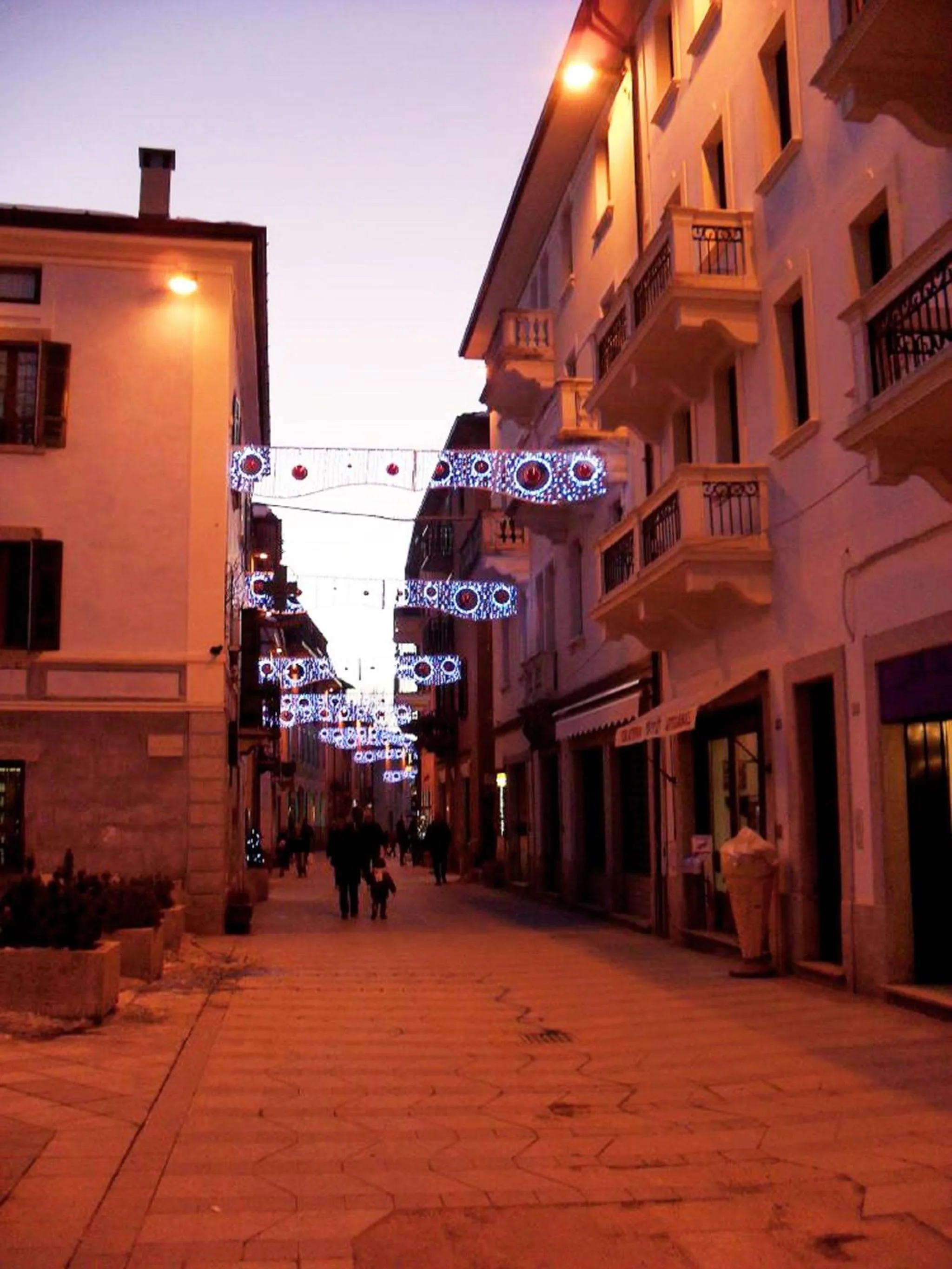 Shopping Area in Residence Acero Rosso