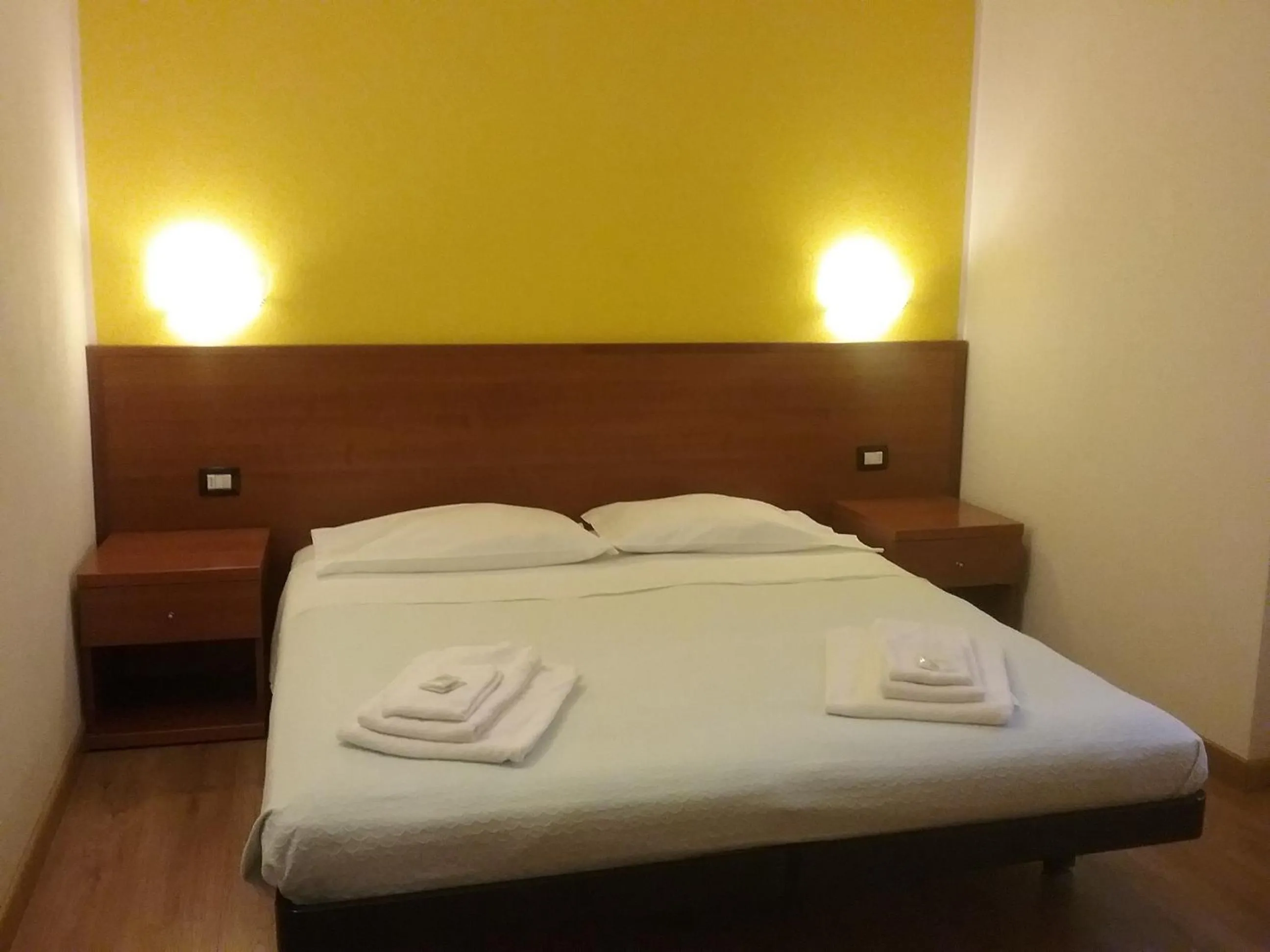 Bedroom, Bed in Residence Acero Rosso