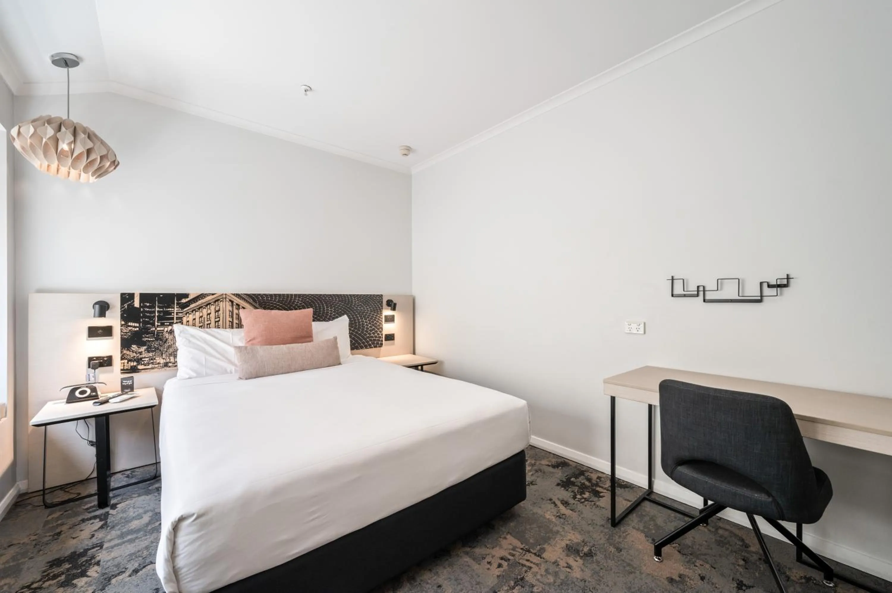 Bedroom, Bed in Batman's Hill on Collins