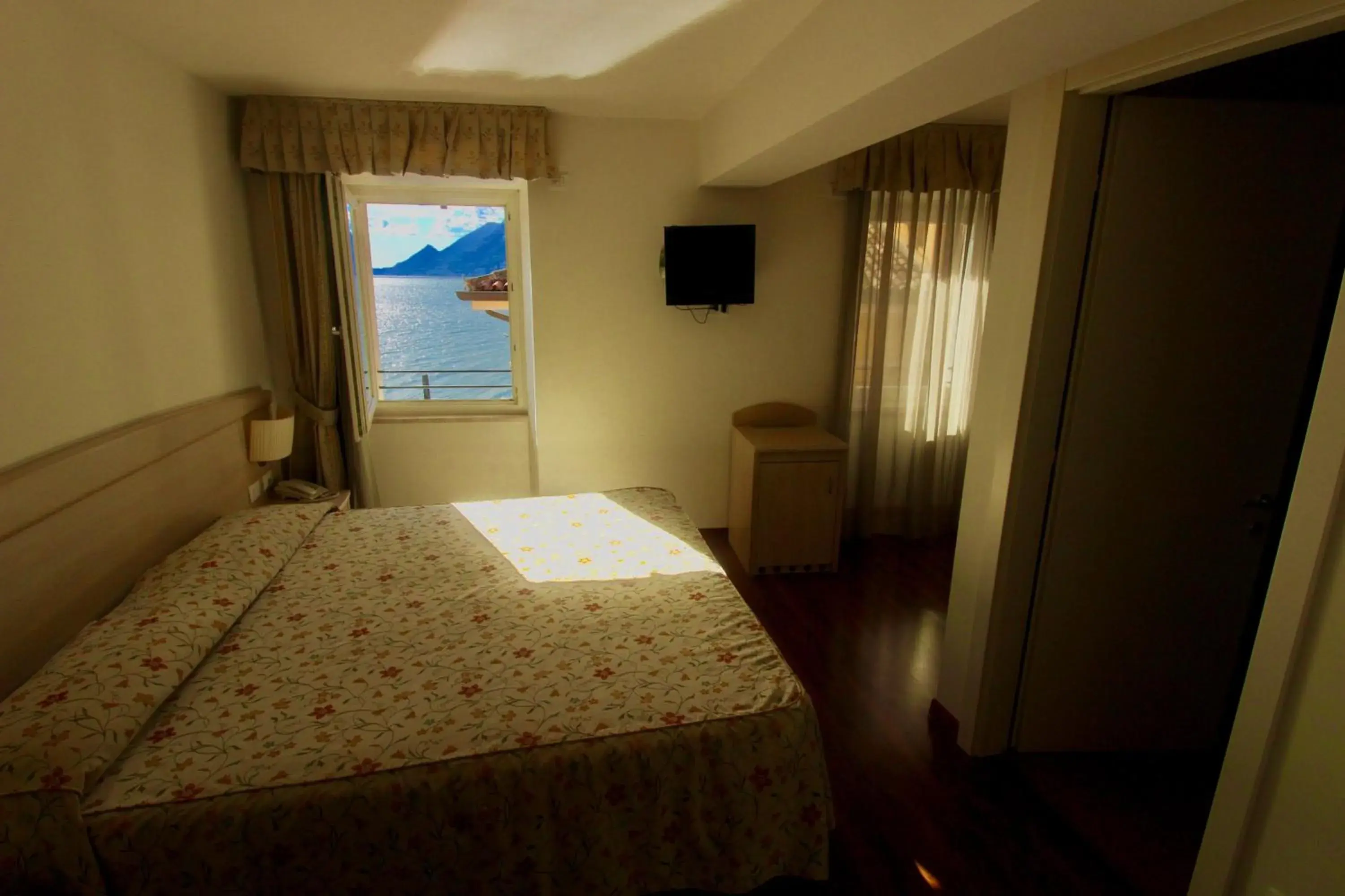 Double or Twin Room with Lake View in Hotel San Marco Double or Twin Room with Lake View in Hotel San Marco