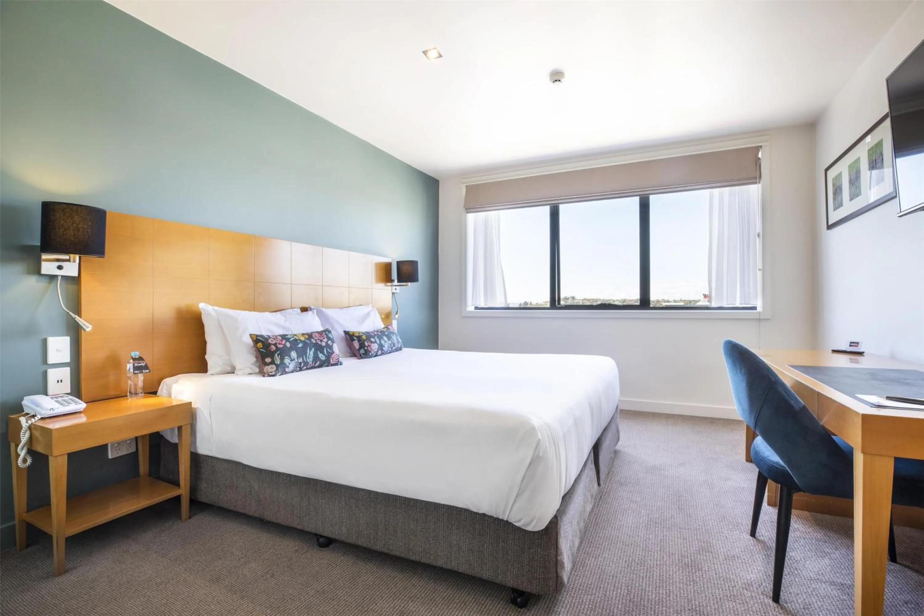 Bedroom, Bed in Nightelier Devonport Gateway Hotel