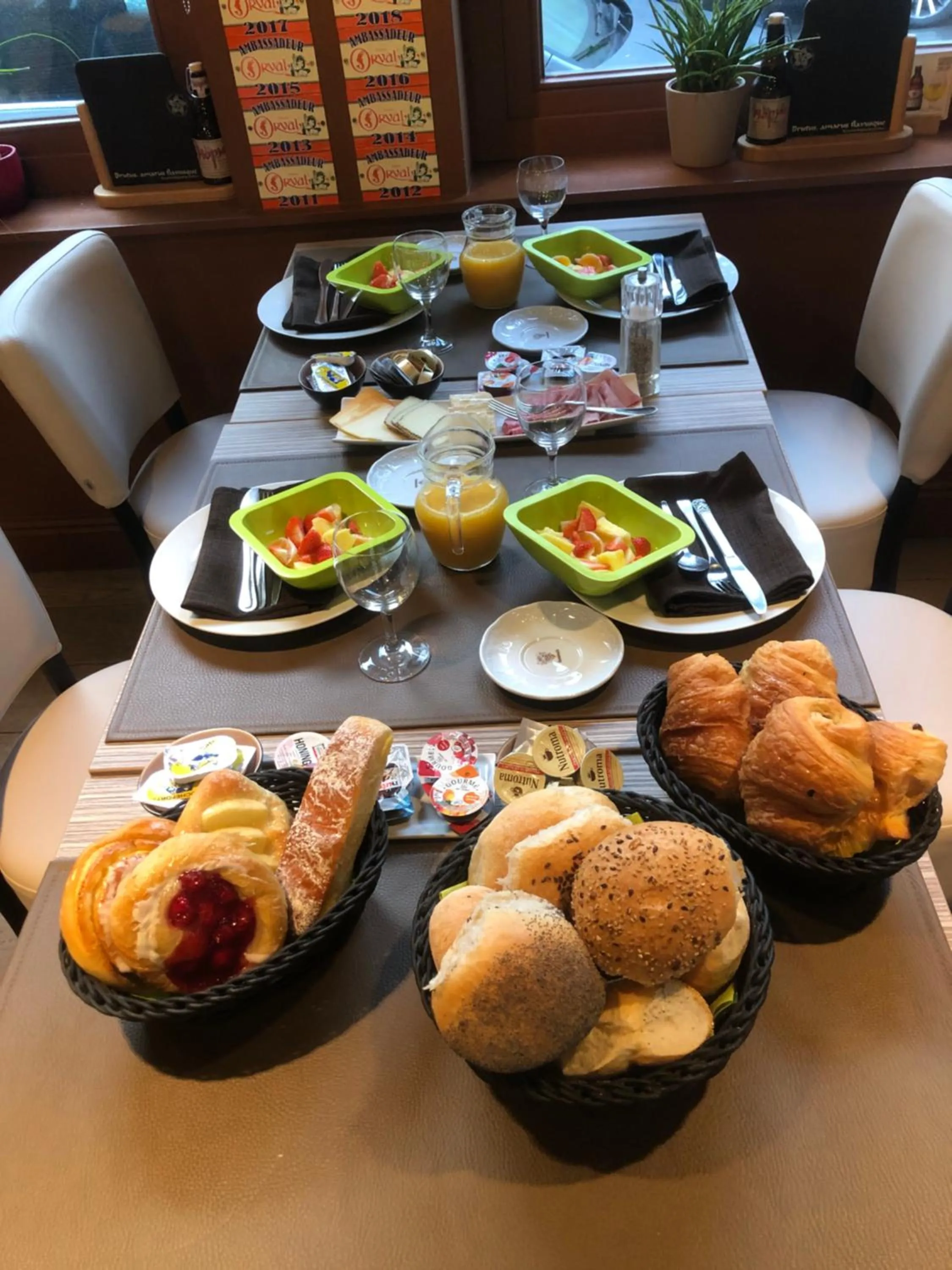 Breakfast in Hotel Duivels Paterke Harelbeeksestraat 29, 8500 Kortrijk