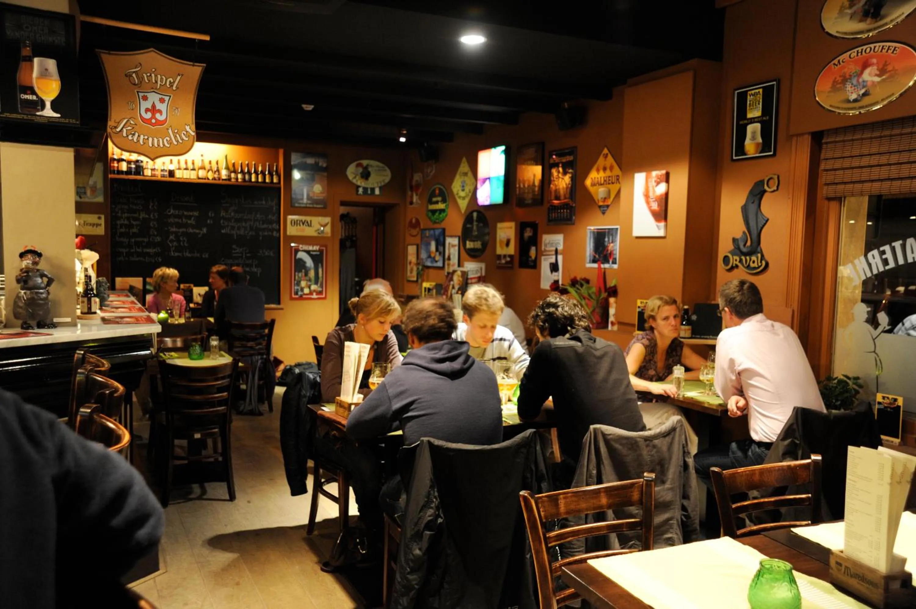 Restaurant/places to eat in Hotel Duivels Paterke Harelbeeksestraat 29, 8500 Kortrijk