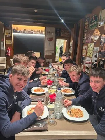 Restaurant/places to eat in Hotel Duivels Paterke Harelbeeksestraat 29, 8500 Kortrijk