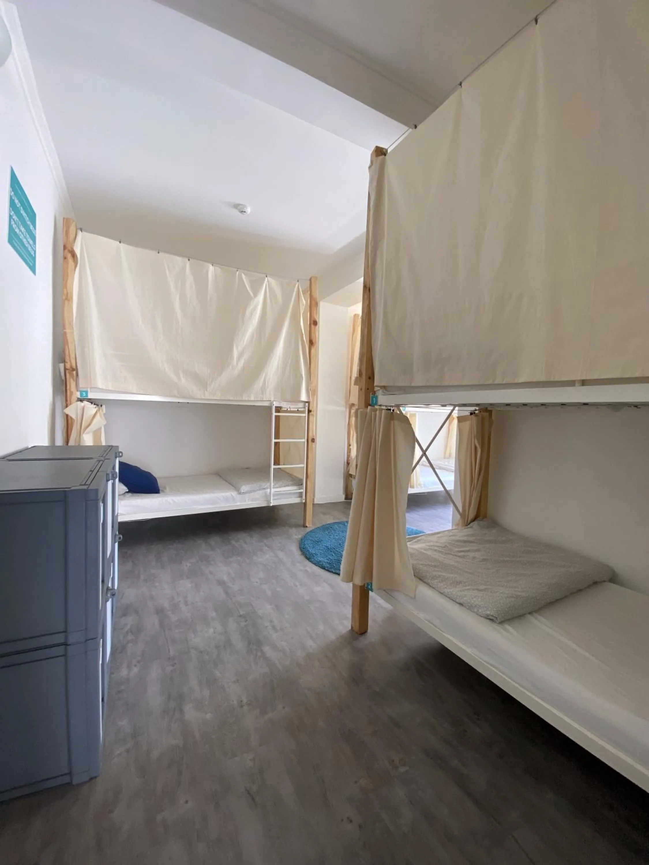 Bed in 6-Bed Mixed Dormitory Room in Surfer's Den Ericeira