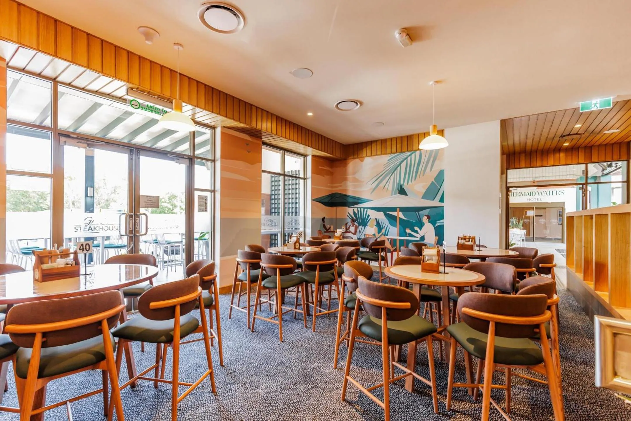 Restaurant/places to eat in Nightelier Mermaid Waters