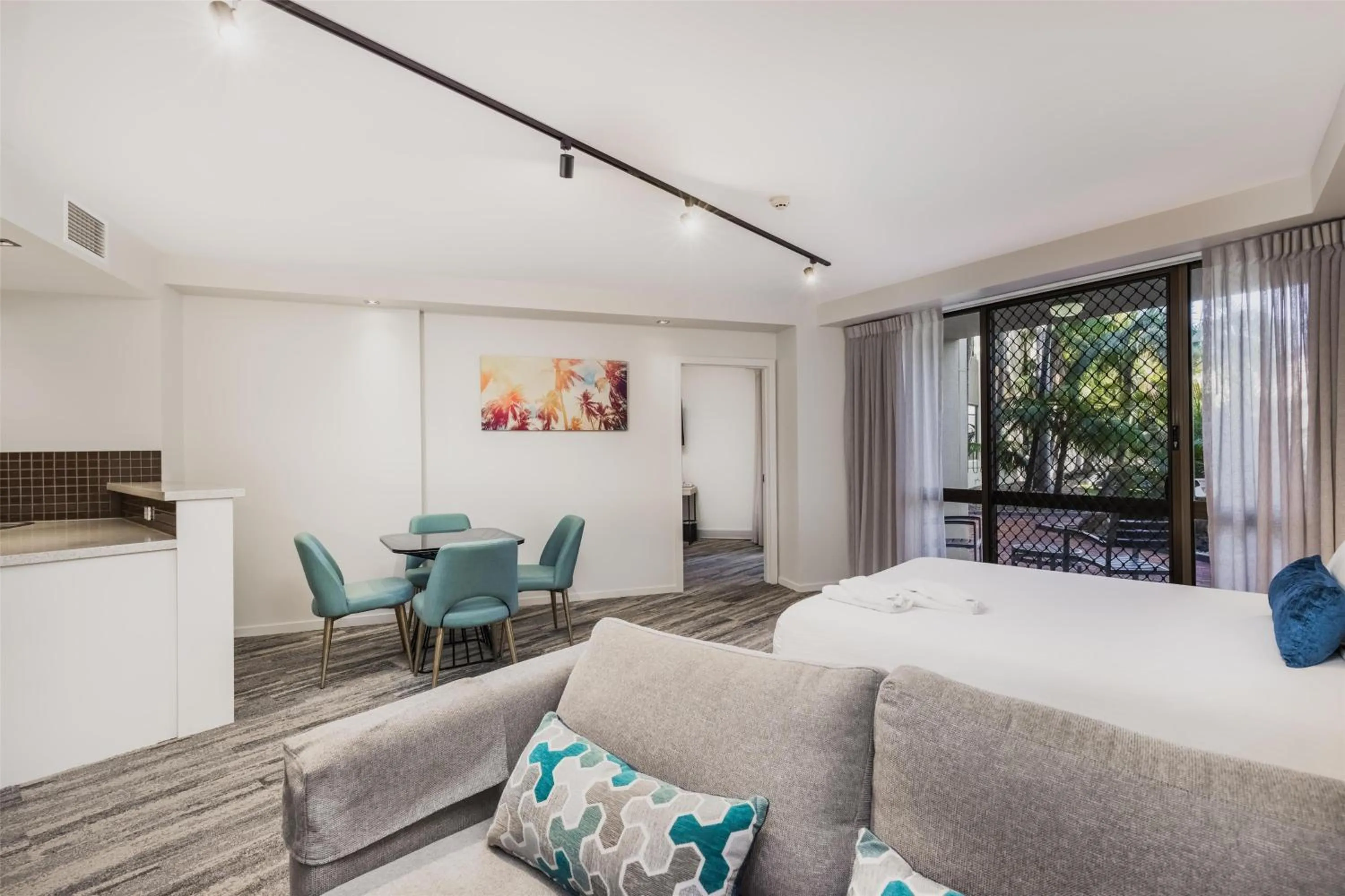 Photo of the whole room, Bed in Nightelier Mermaid Waters