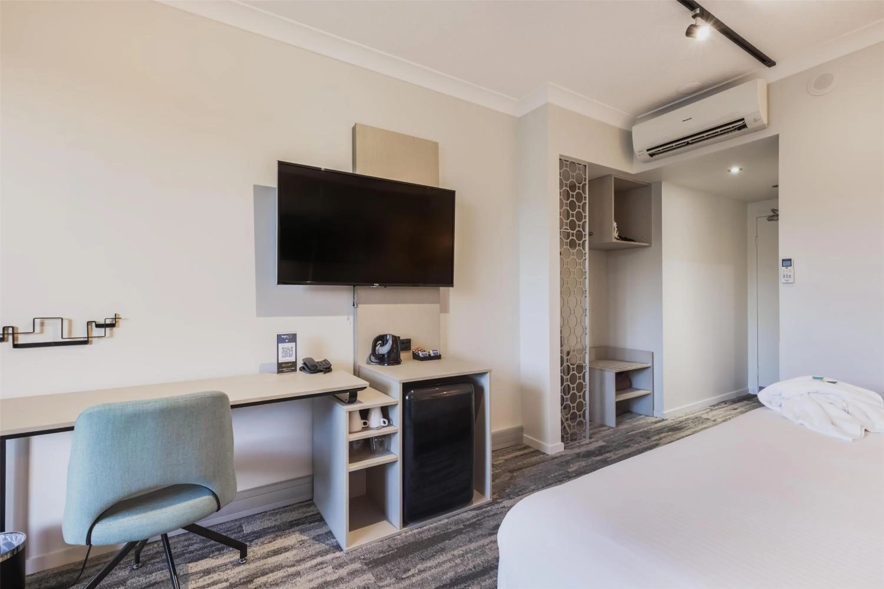 Bedroom, Bed in Nightelier Mermaid Waters