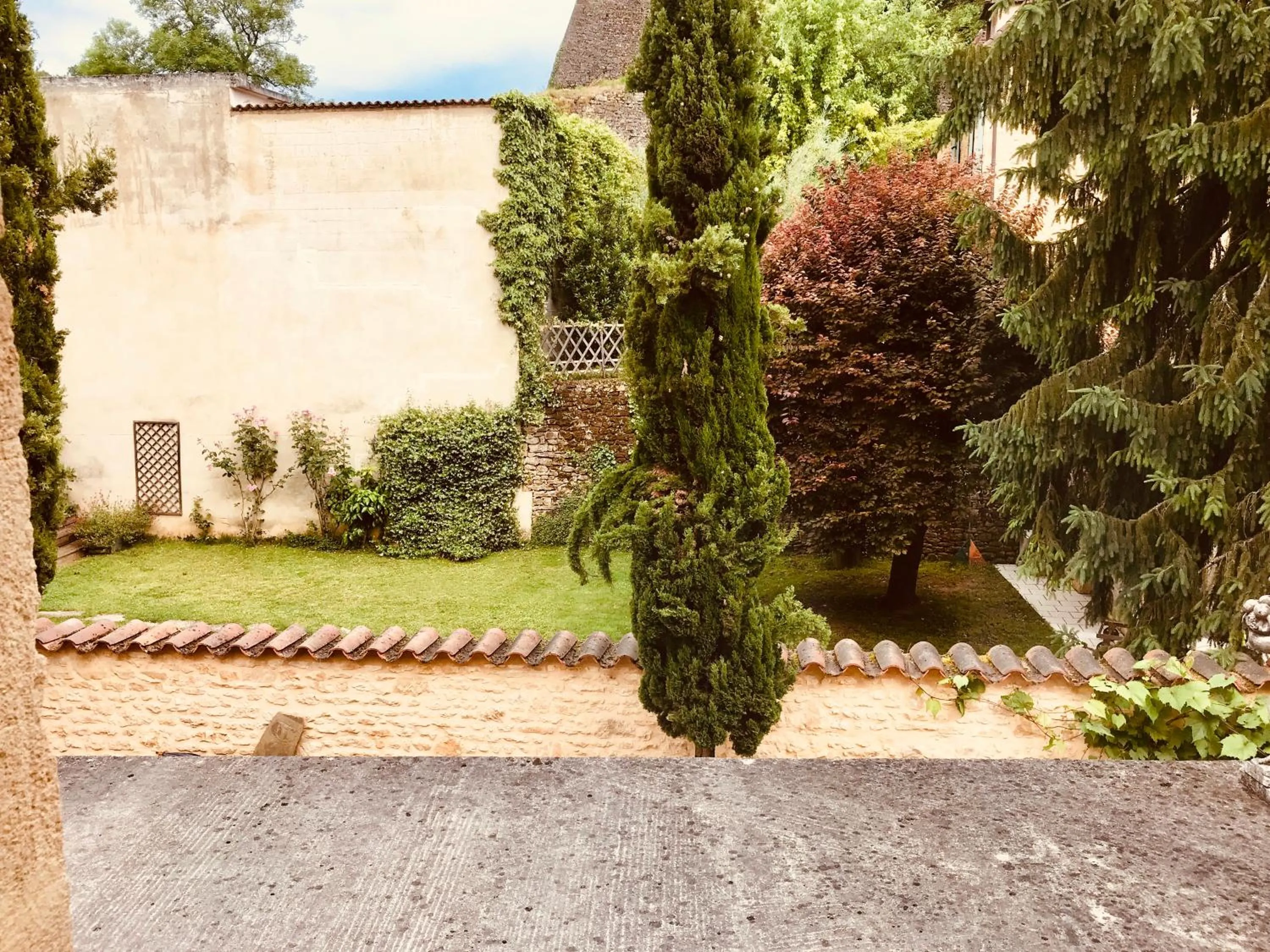 Garden view in Les Chambres d'Hotes chez Alisa et Daniel