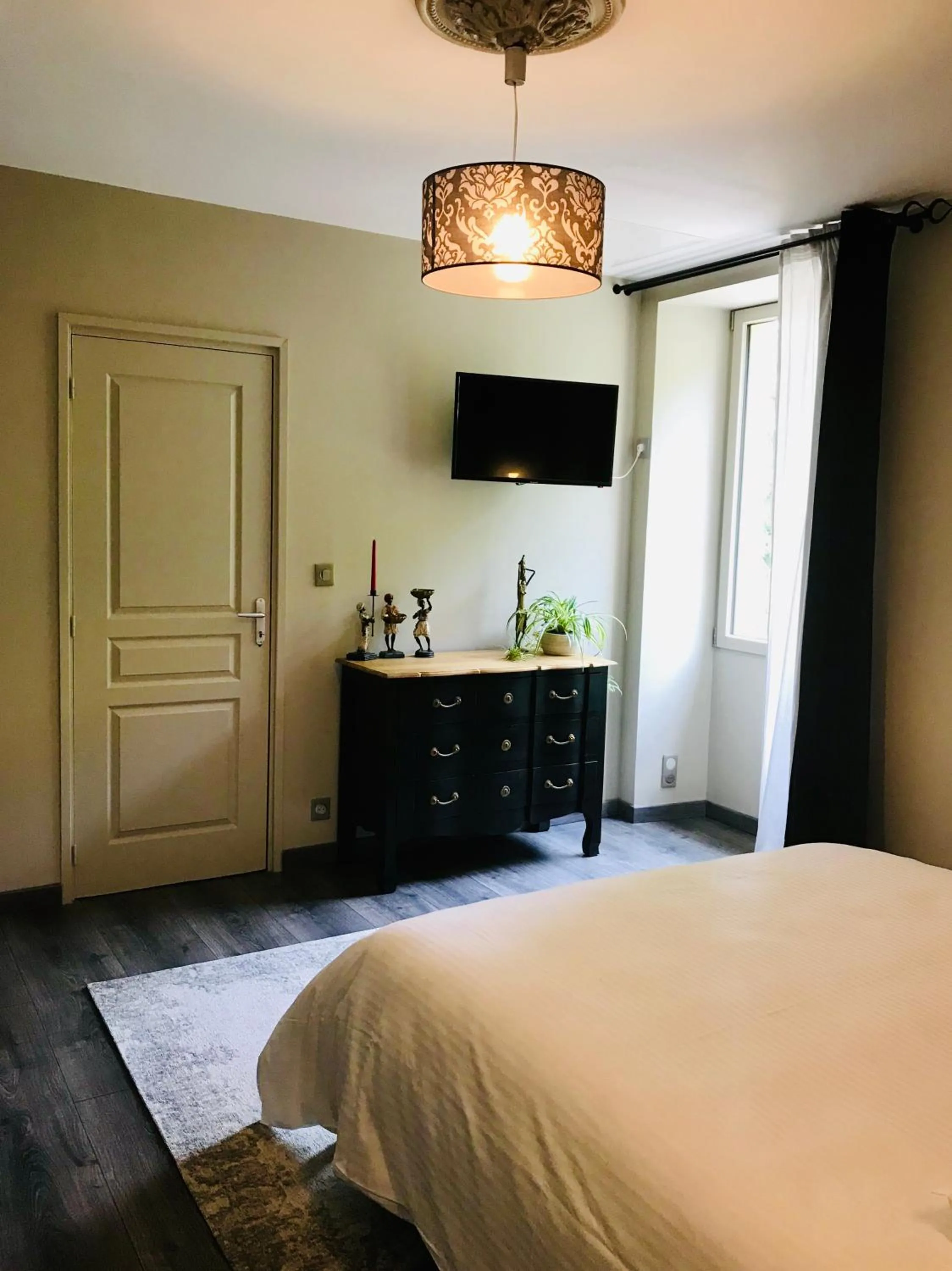 Bed in Les Chambres d'Hotes chez Alisa et Daniel