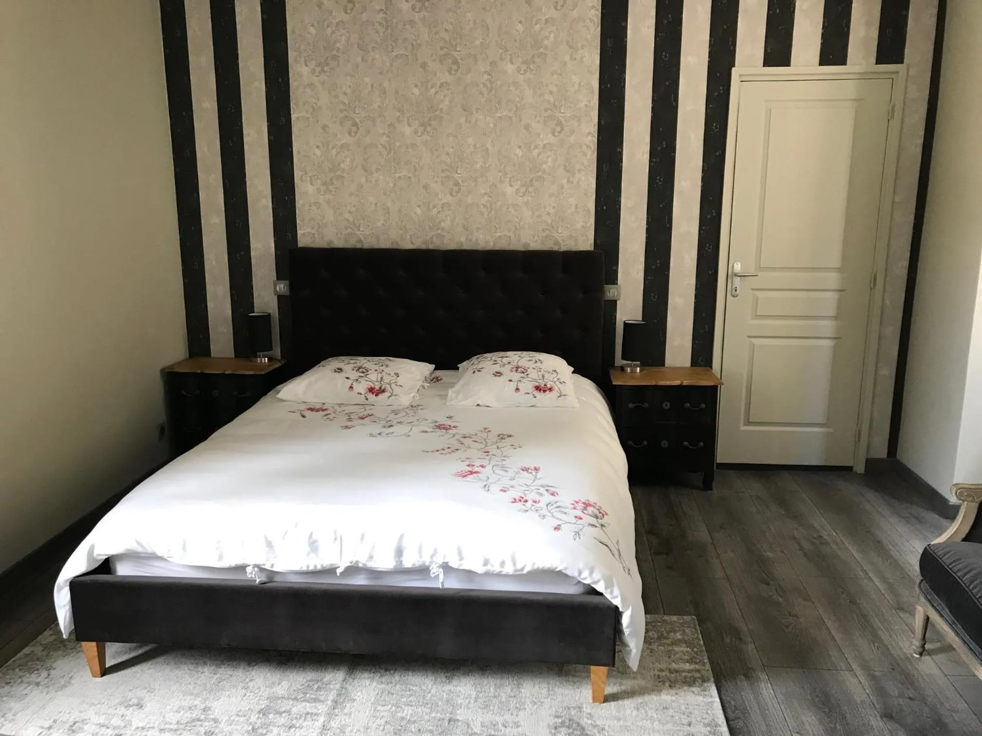 Bed in Les Chambres d'Hotes chez Alisa et Daniel