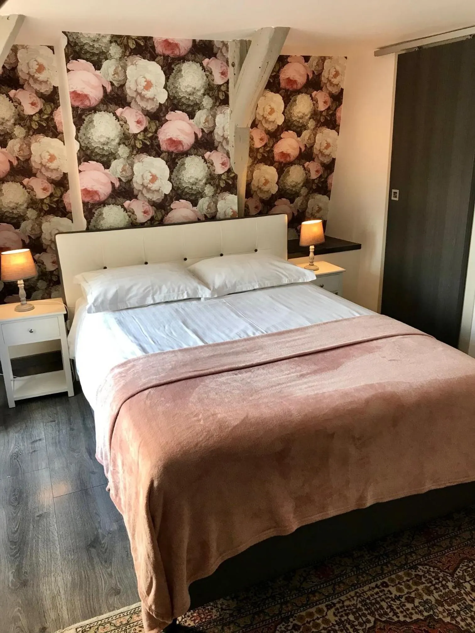 Bed in Les Chambres d'Hotes chez Alisa et Daniel