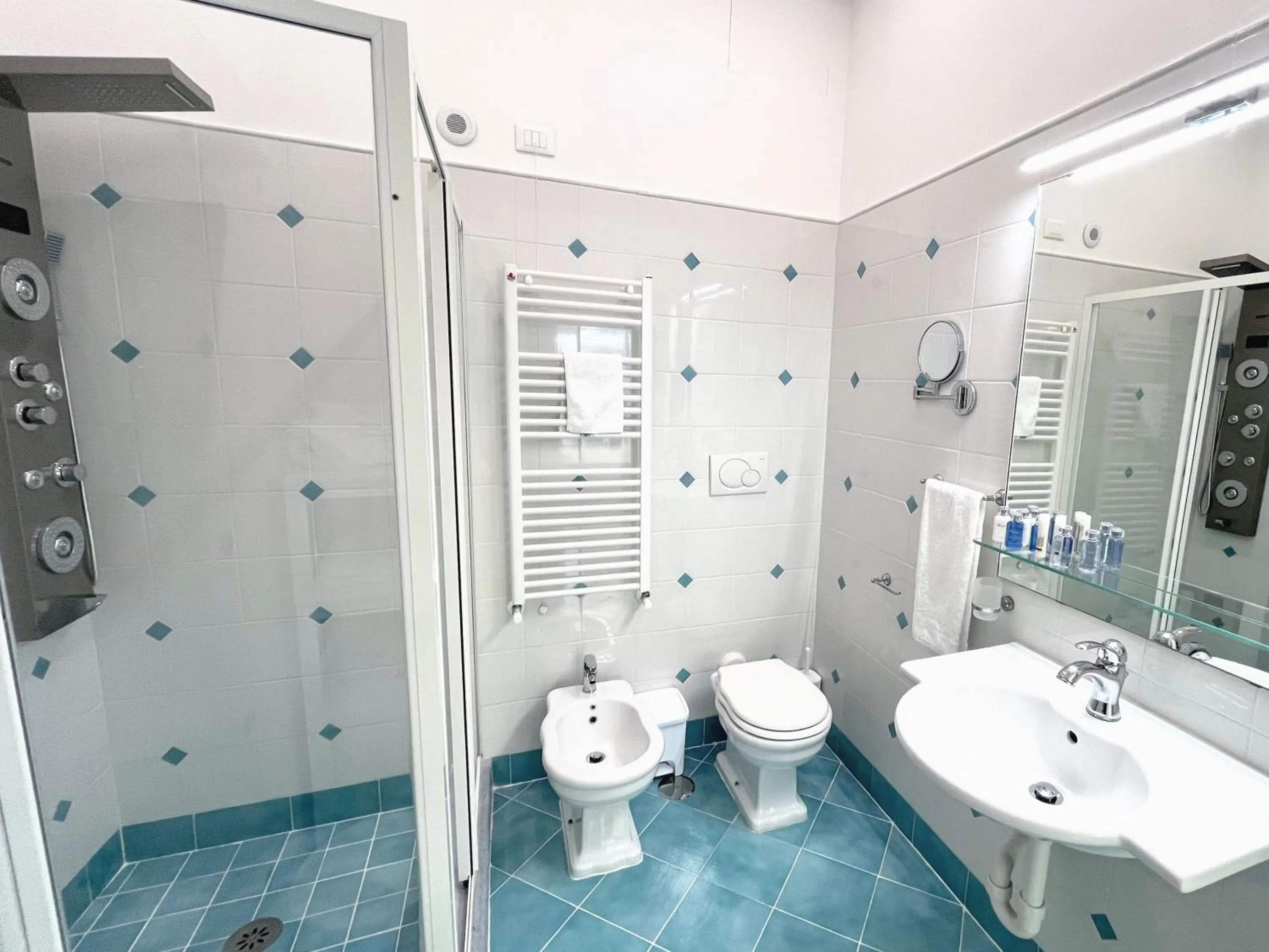 Shower in Villa Fiorentino