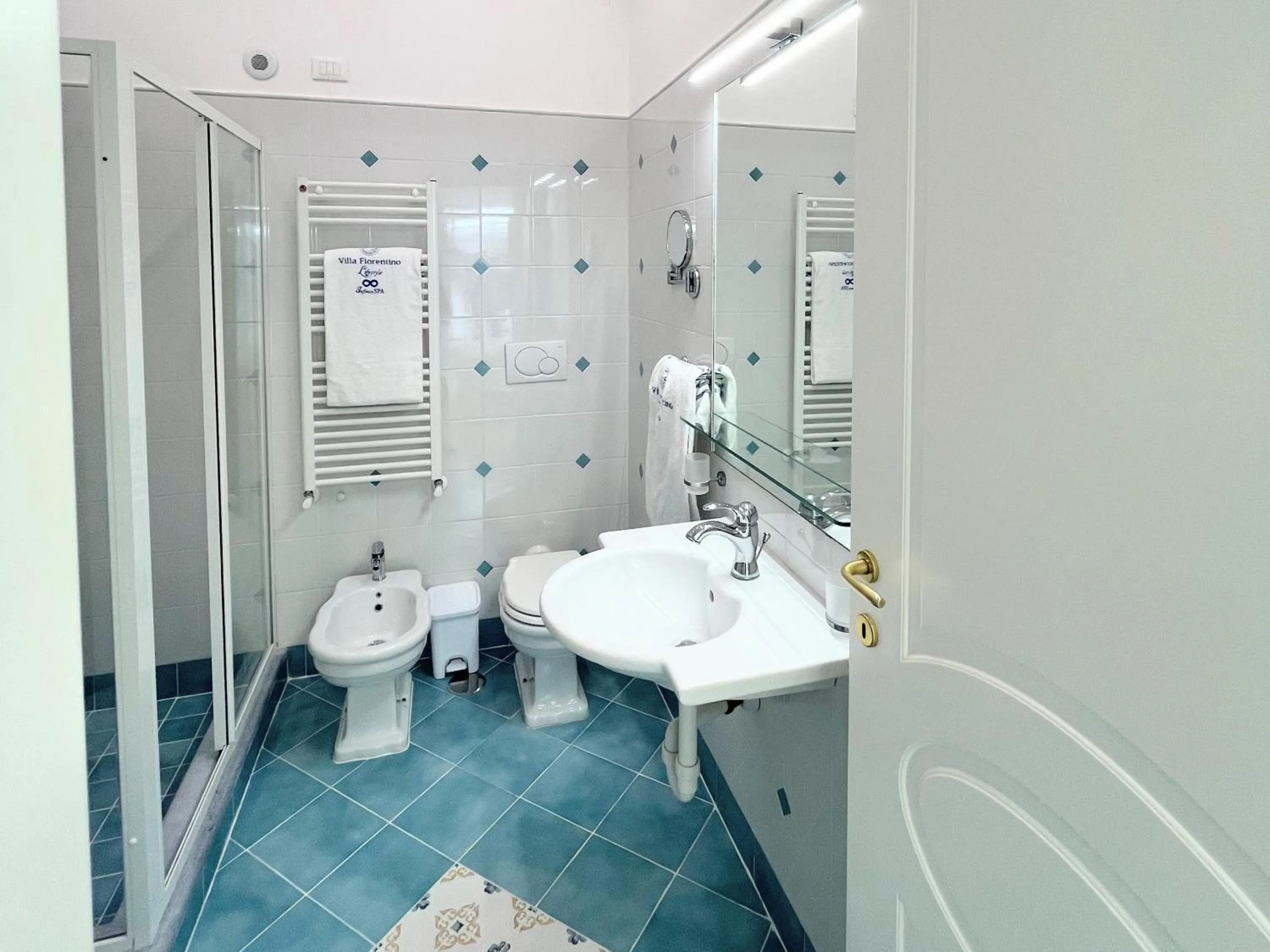 Shower in Villa Fiorentino