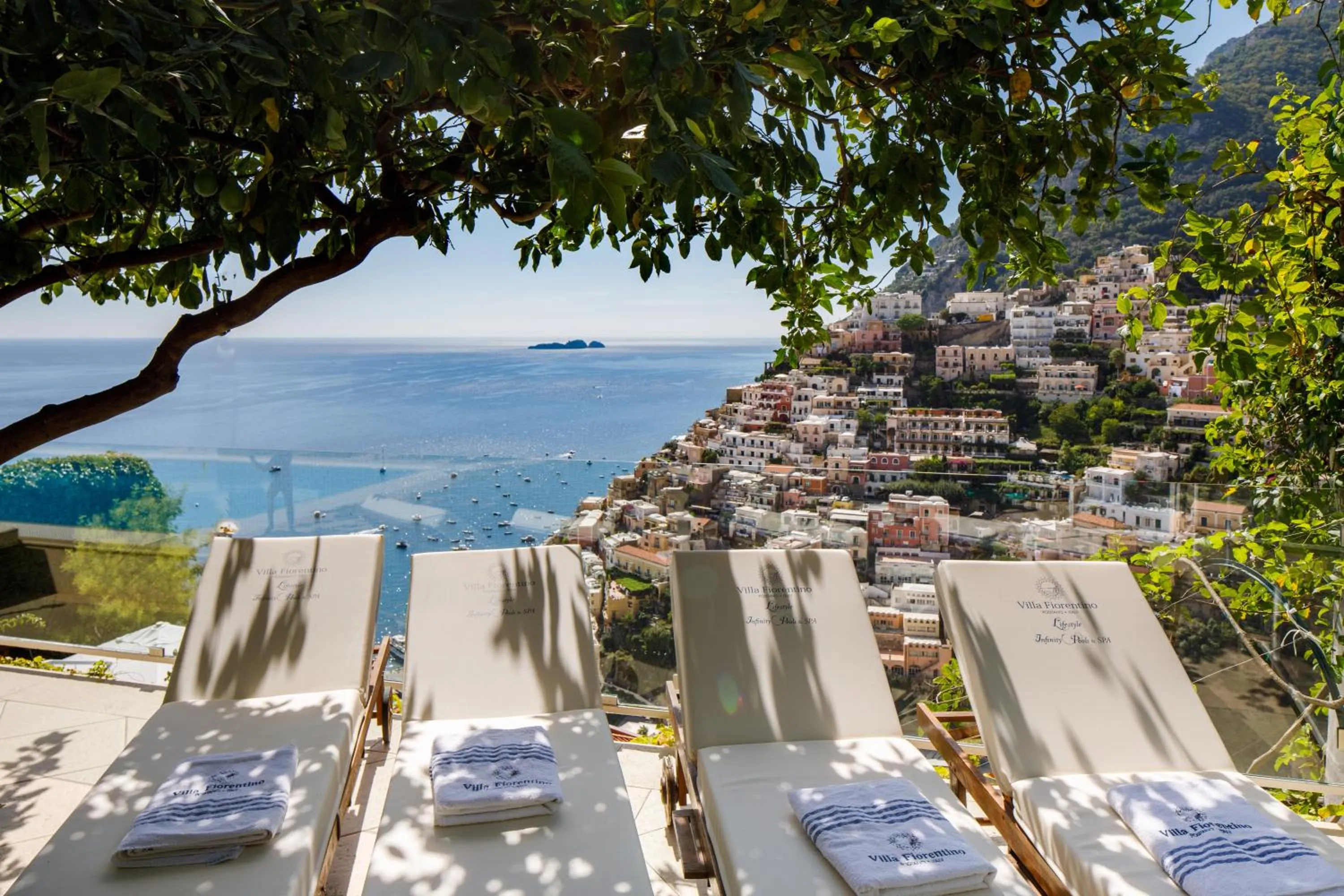Swimming pool in Villa Fiorentino