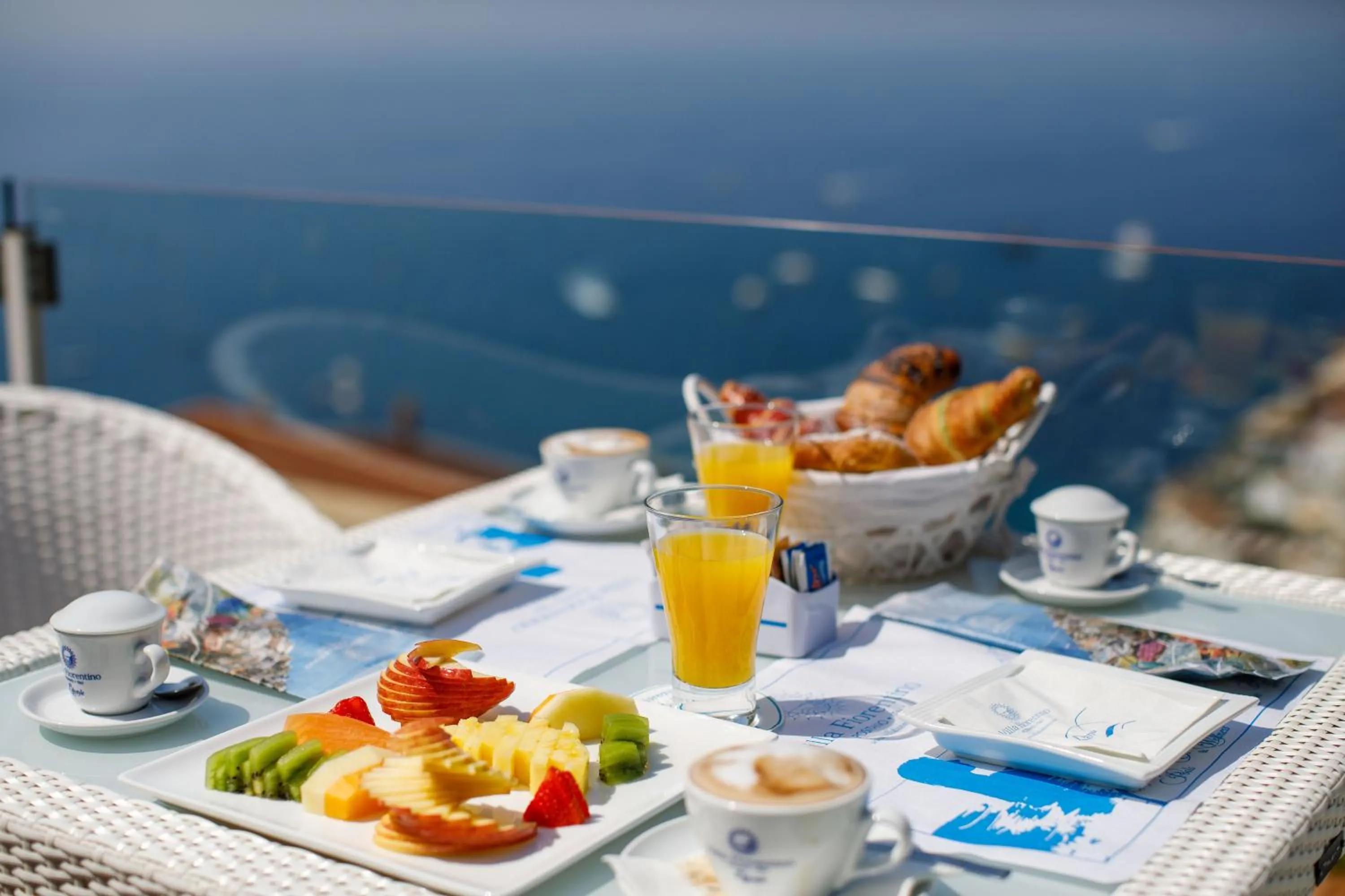 Breakfast in Villa Fiorentino