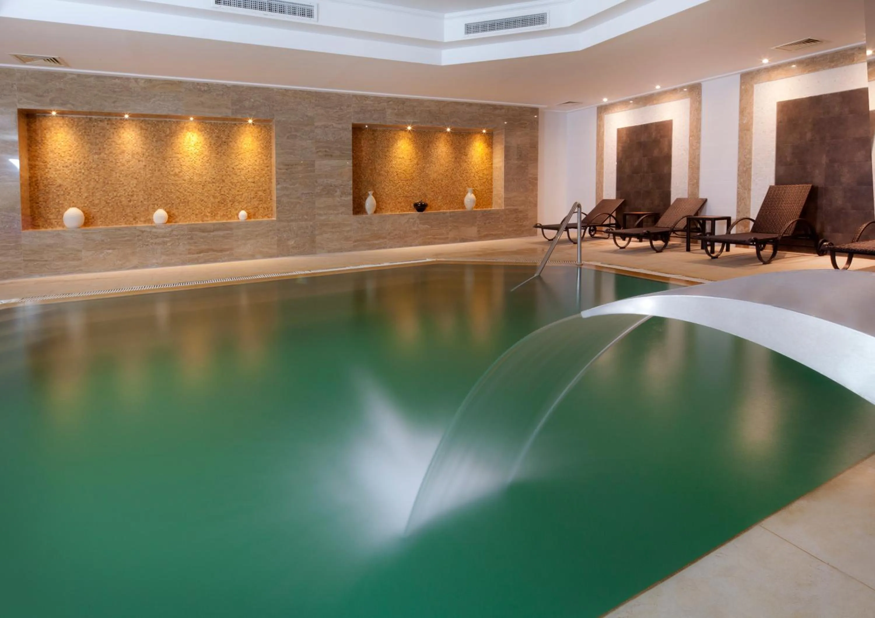 Hot Spring Bath in Ikbal Thermal Hotel & Spa Afyon