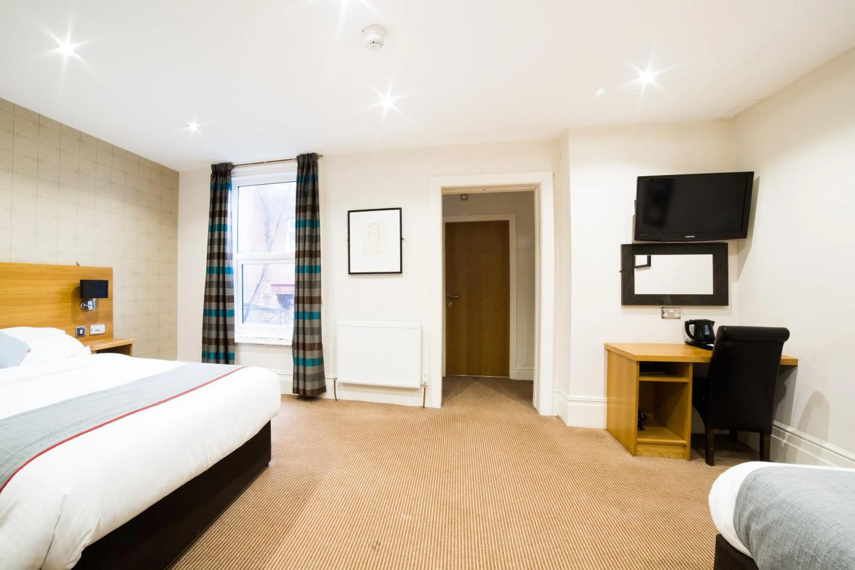 Bedroom, Bed in OYO Imperial Hotel