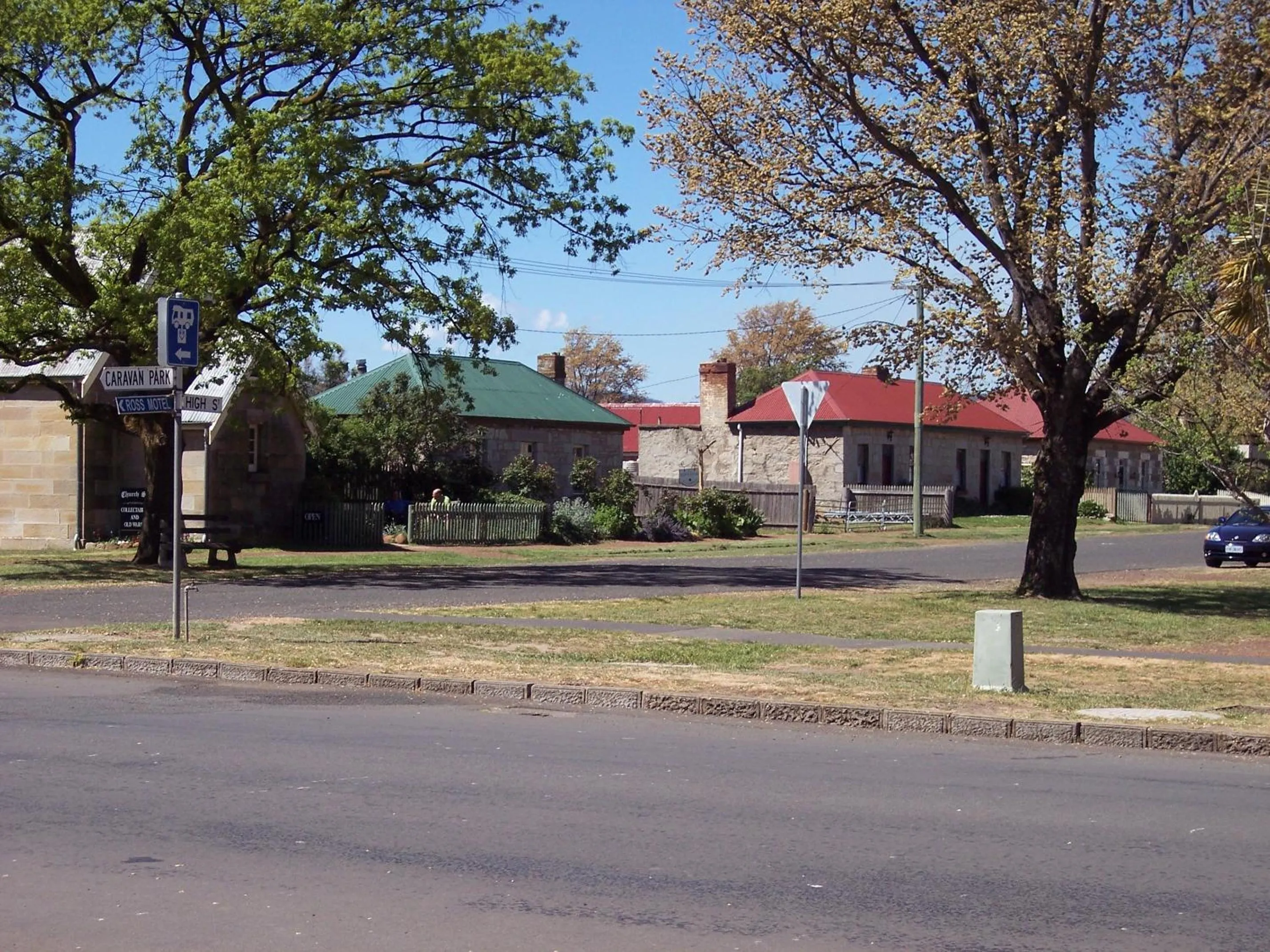 Area and facilities in Riverview at Ross