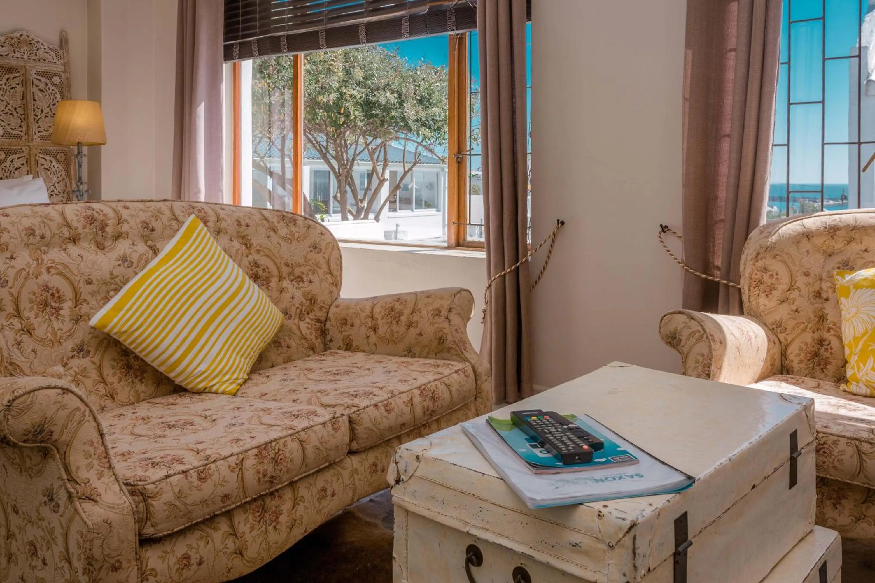 Living room in Saxon Lodge
