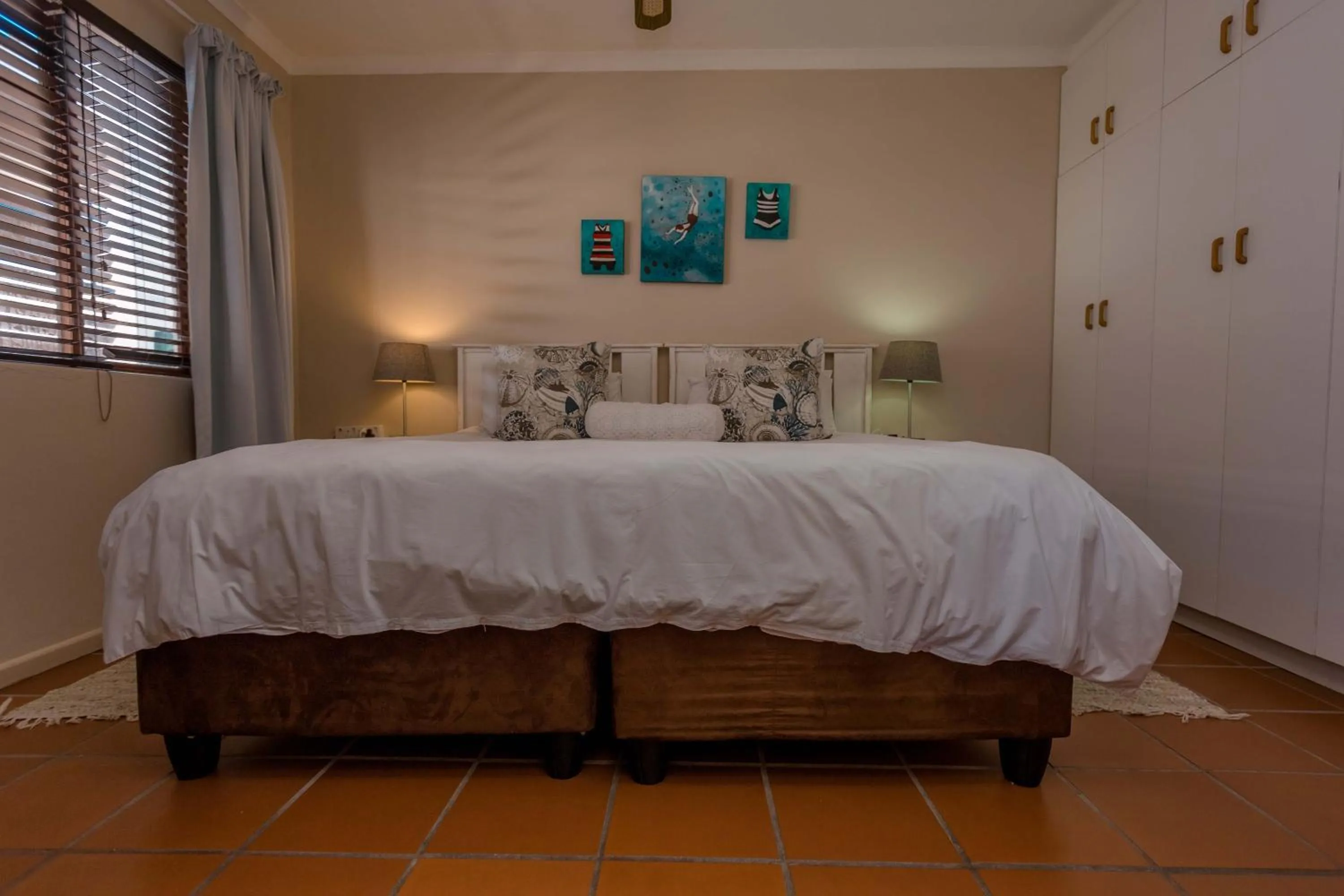 Bedroom, Bed in Saxon Lodge