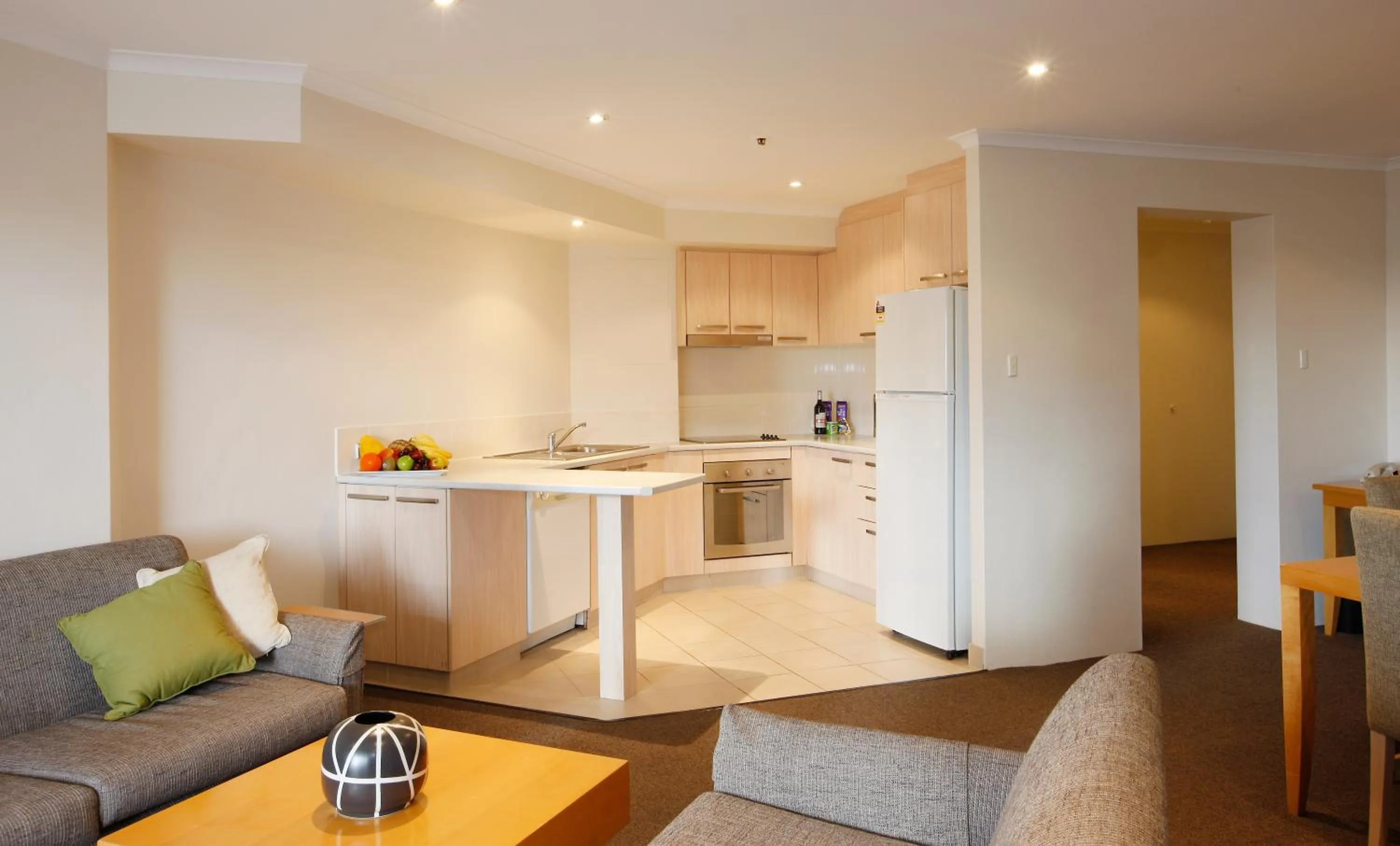 Kitchen or kitchenette in The York by Swiss-Belhotel