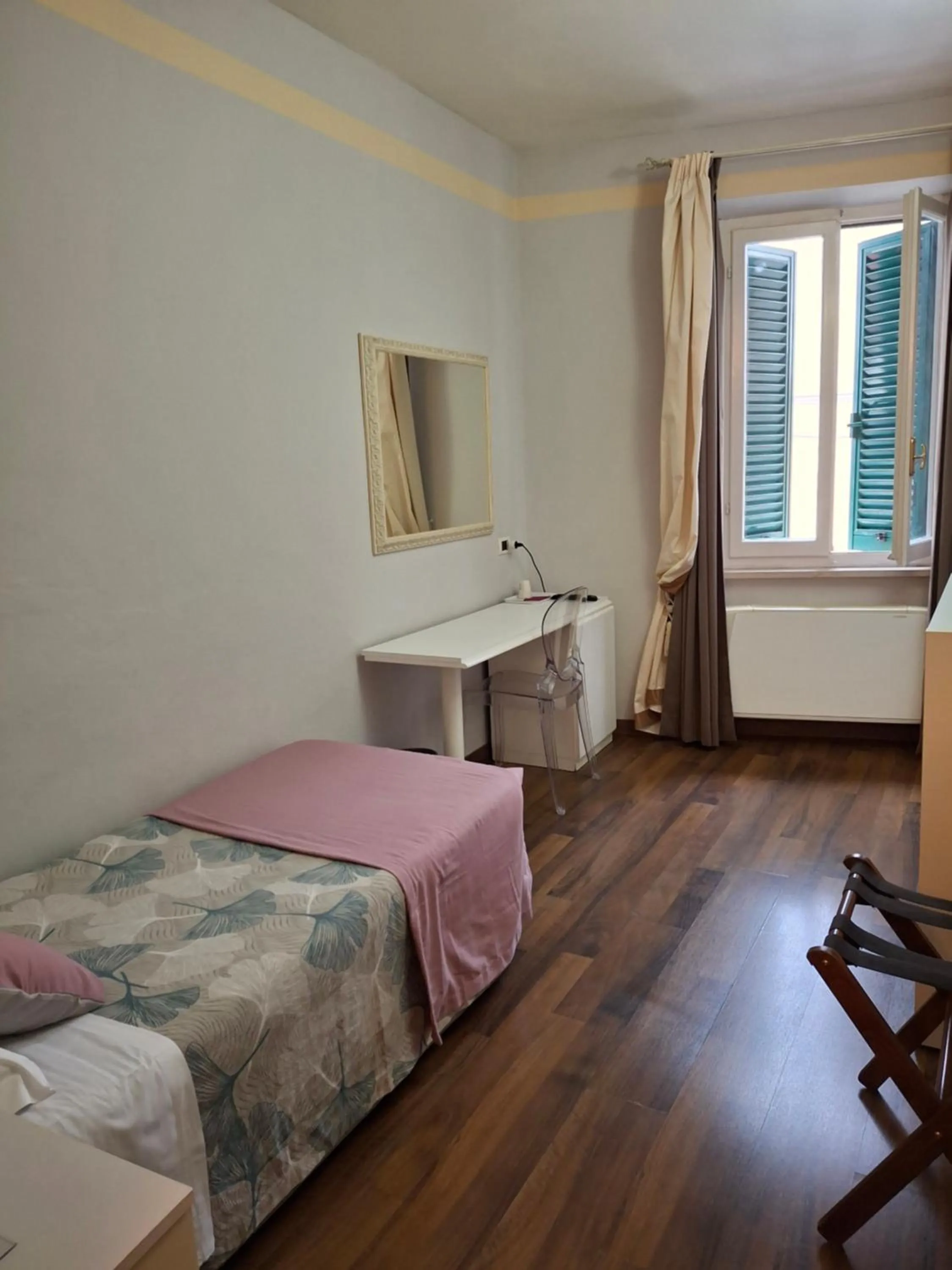 Photo of the whole room, Bed in Albergo Moderno