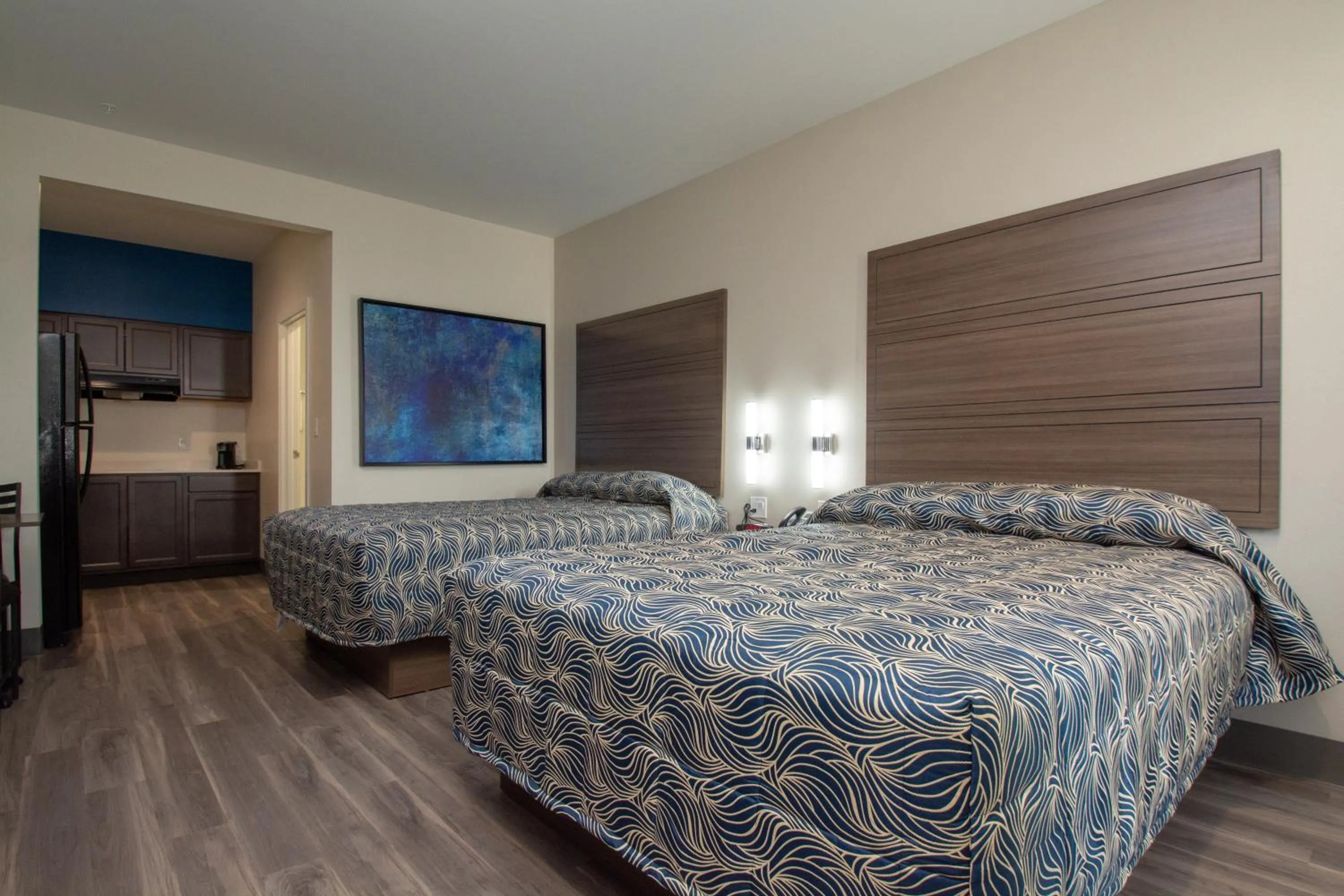 Kitchen or kitchenette, Bed in Palace Inn El Paso