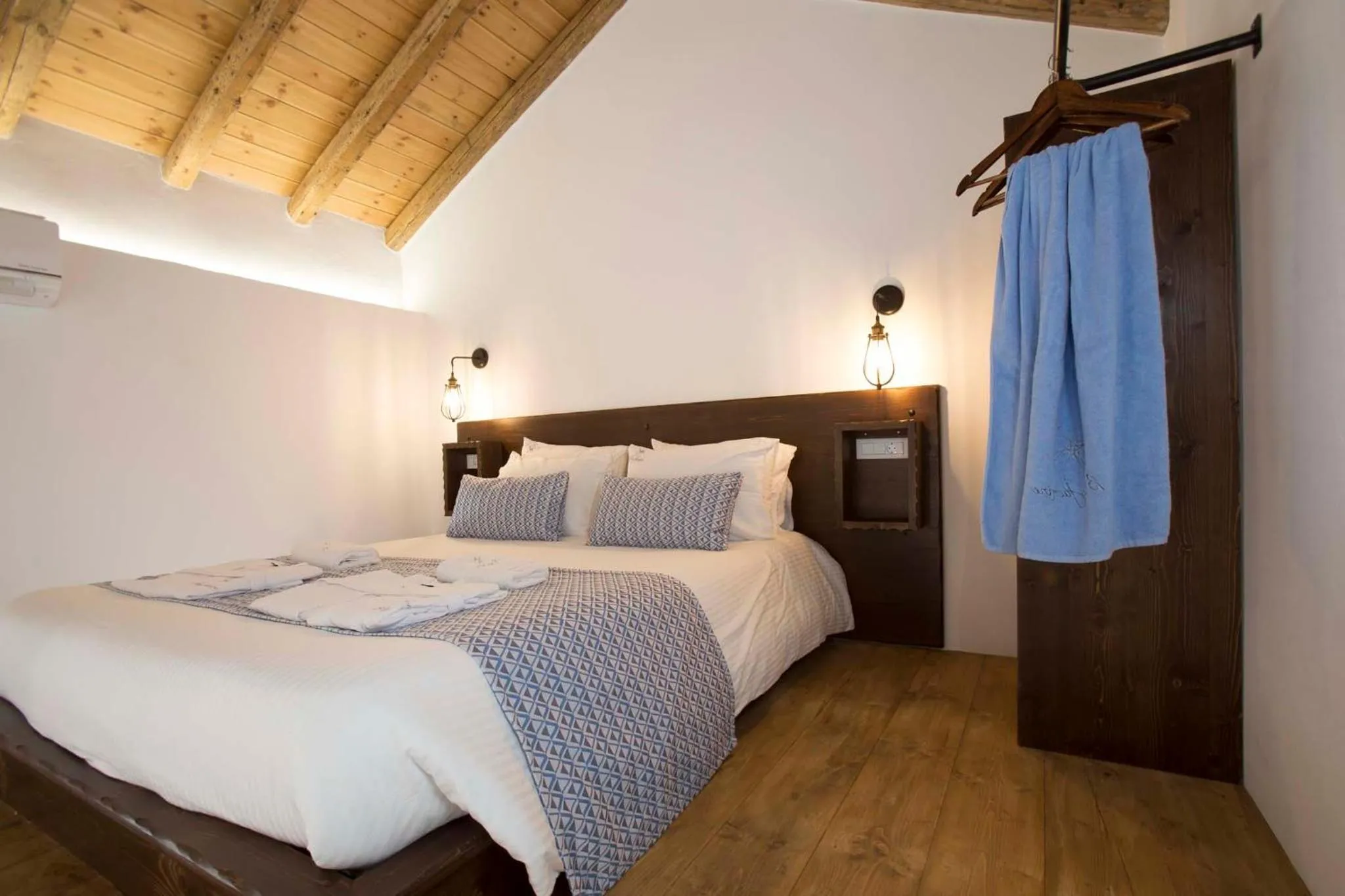 Bedroom, Bed in Blue Jasmine Suites