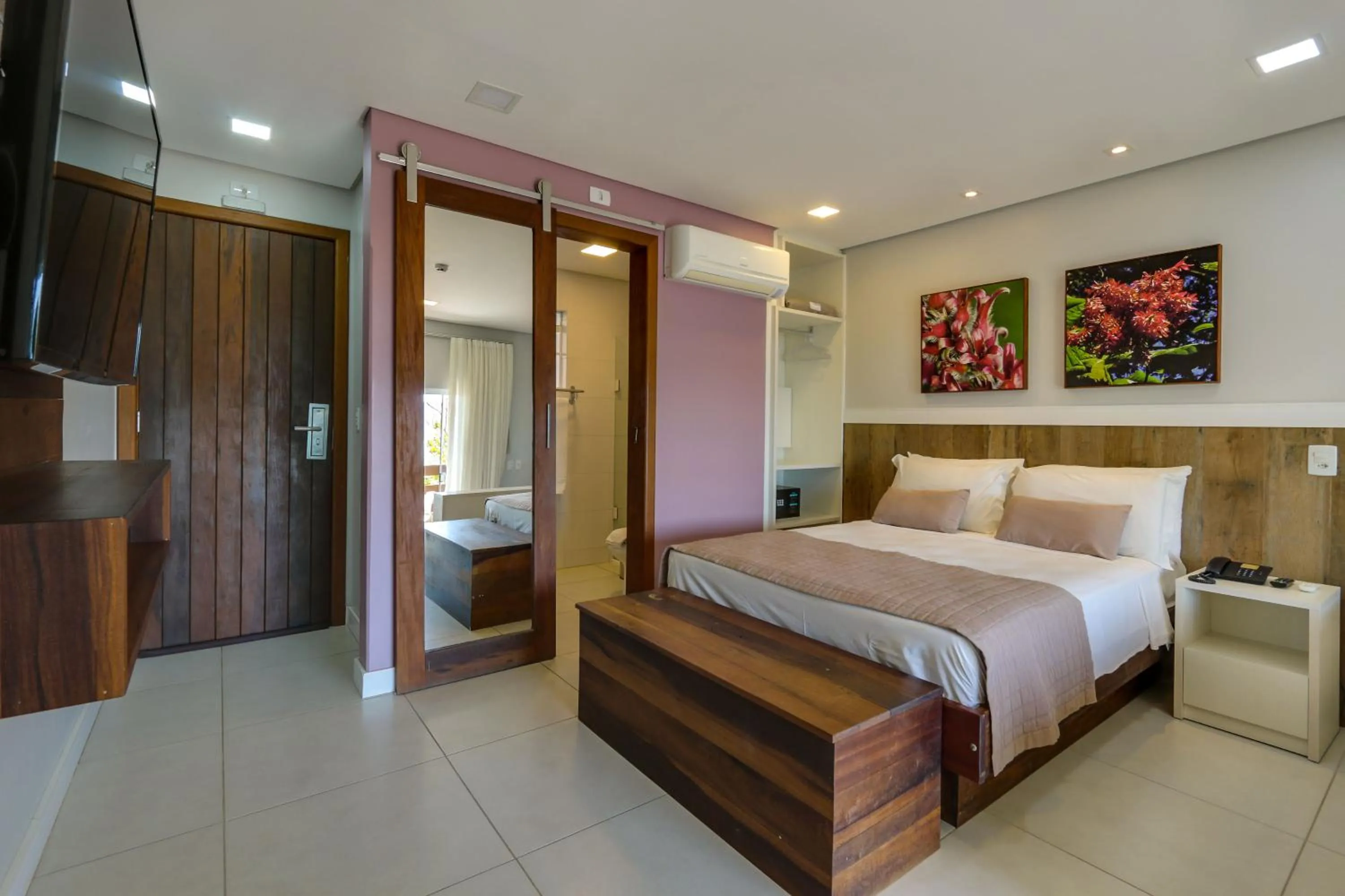 Photo of the whole room, Bed in Pousada do Arvoredo