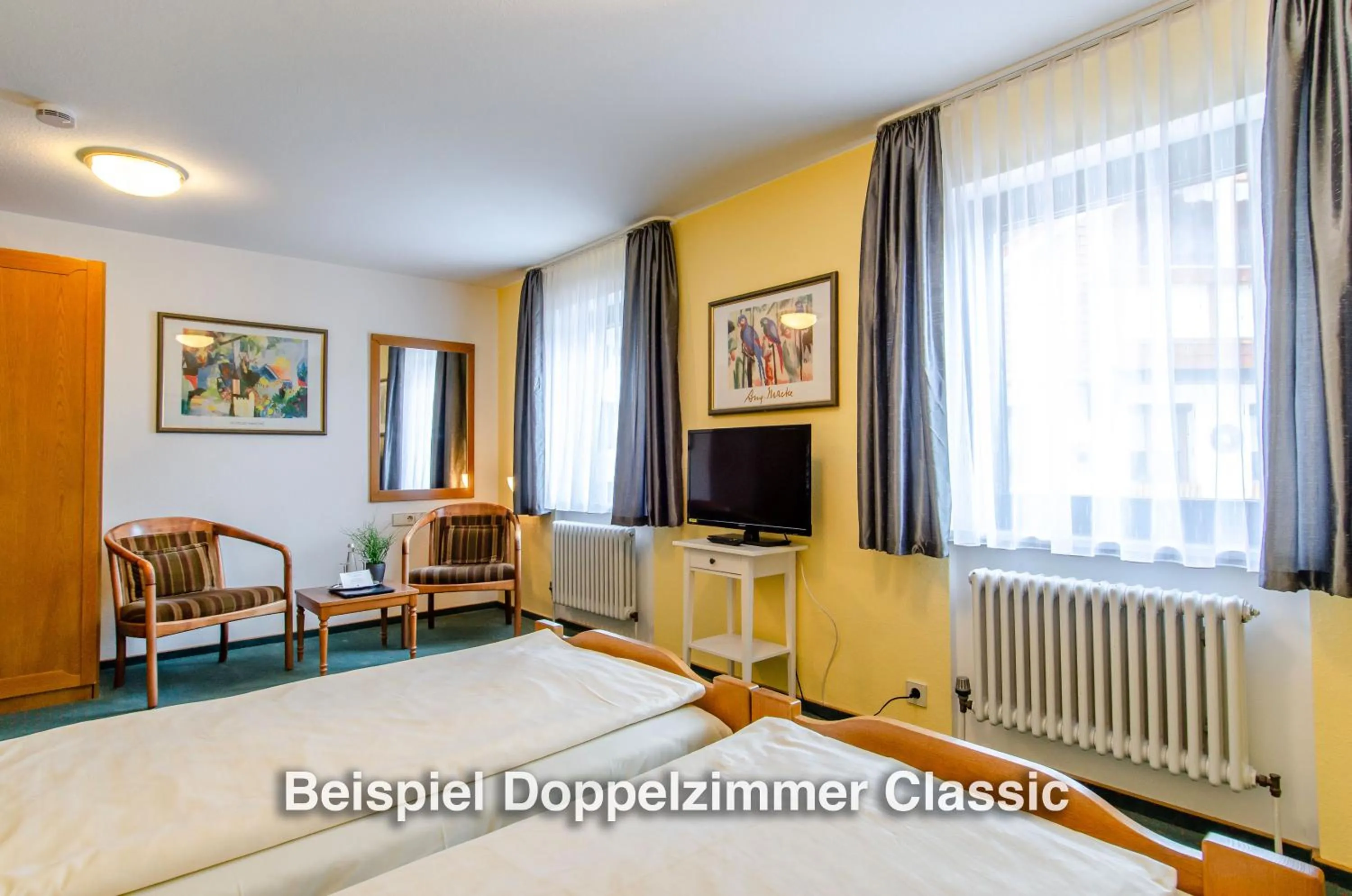 Photo of the whole room, Bed in Kurgarten-Hotel