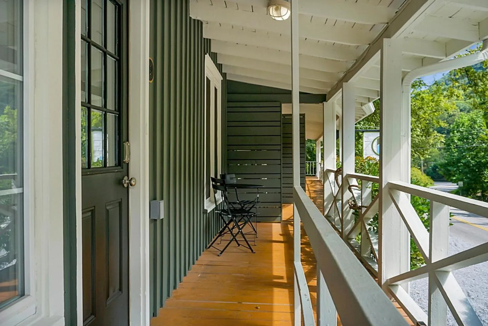 Balcony/Terrace in Hickory Falls Inn